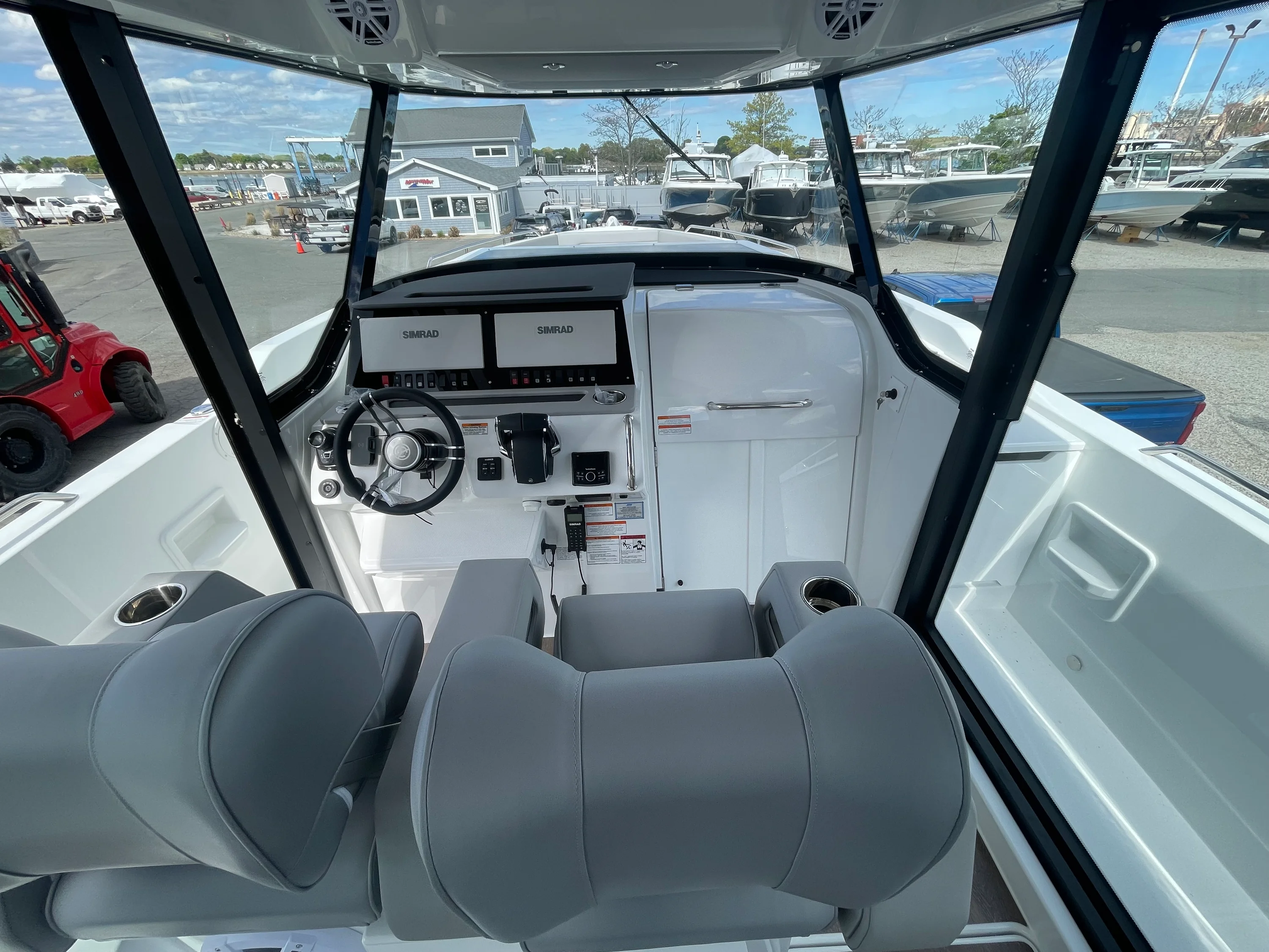 2026 Cruisers Yachts 38 VTR EC Image Thumbnail #10