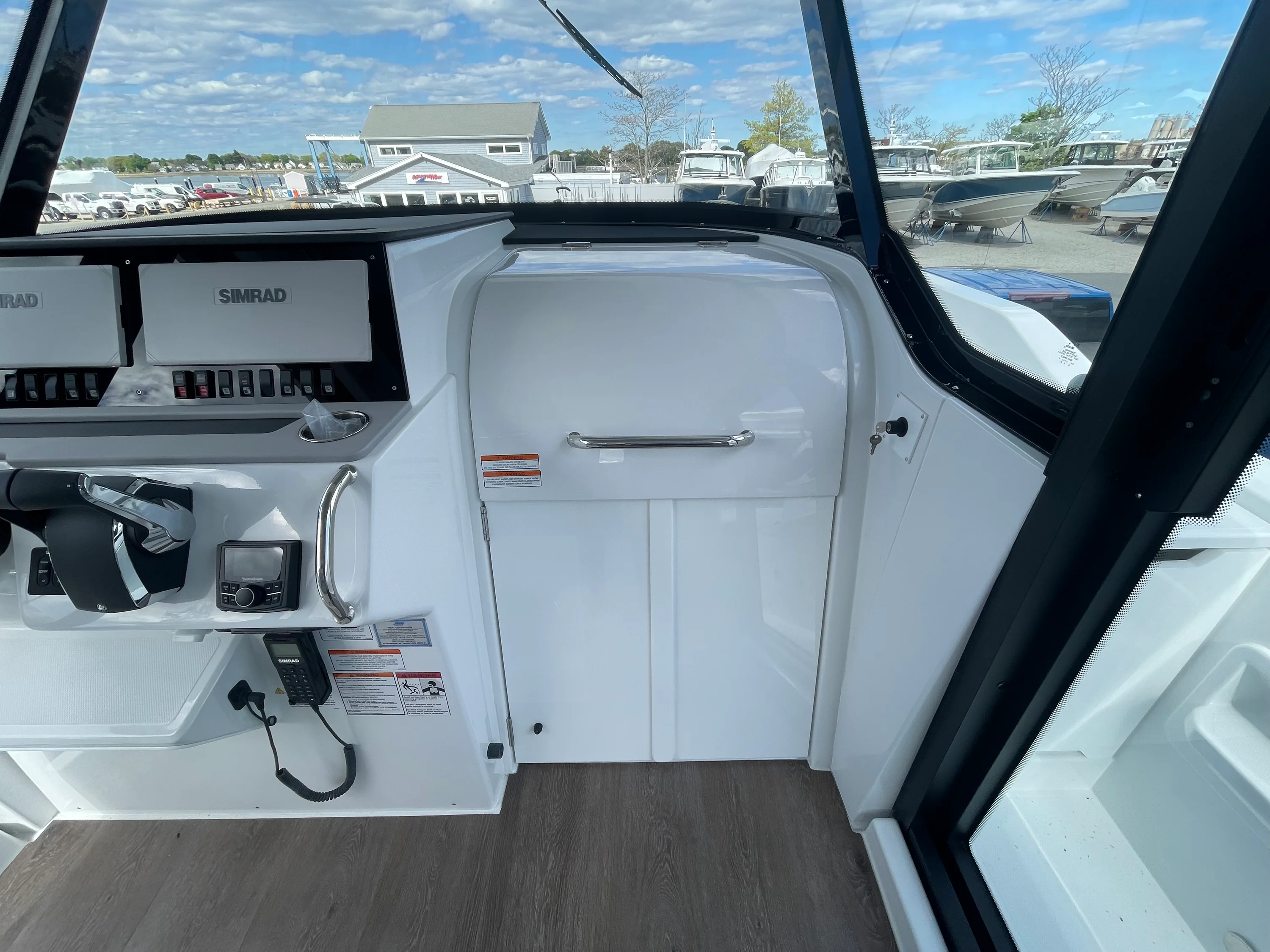 2026 Cruisers Yachts 38 VTR EC Image Thumbnail #12