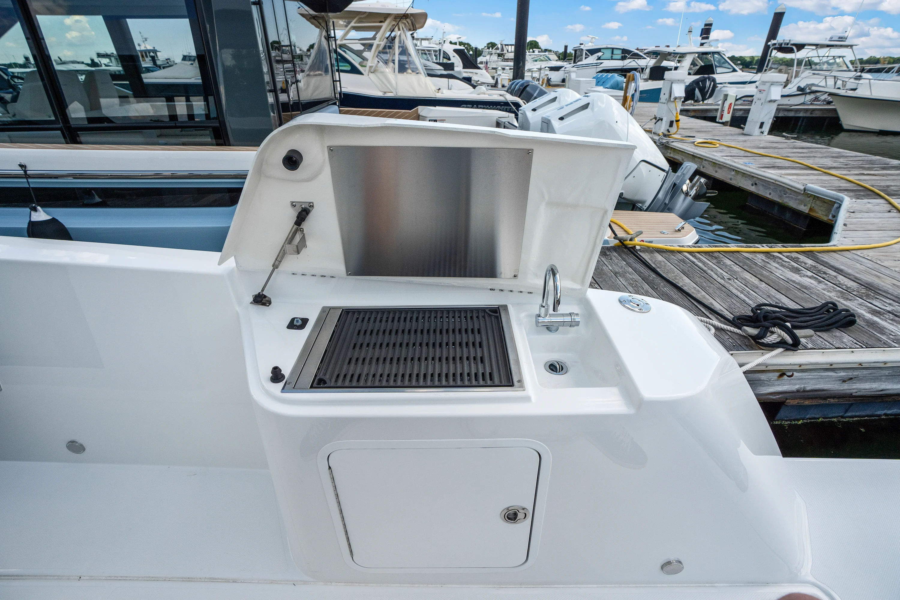 2026 Cruisers Yachts 38 VTR EC Image Thumbnail #13