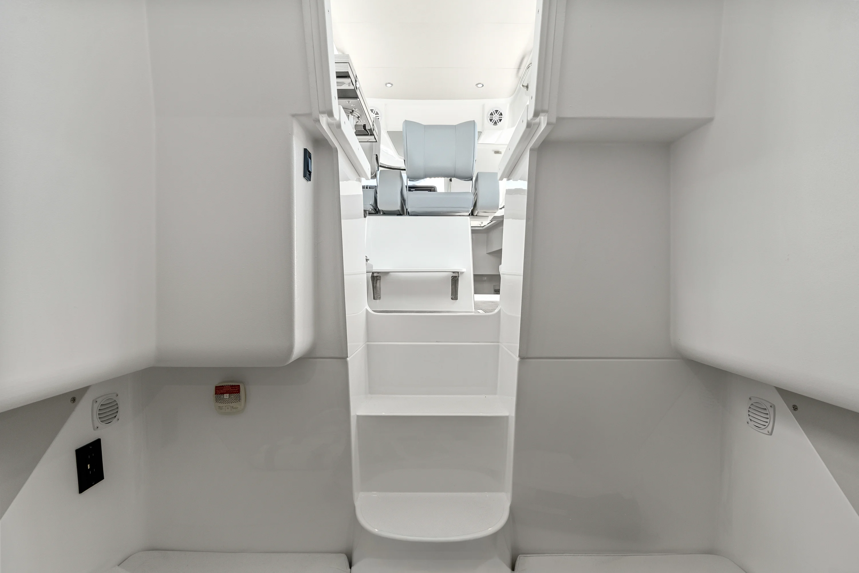 2026 Cruisers Yachts 38 VTR EC Image Thumbnail #20
