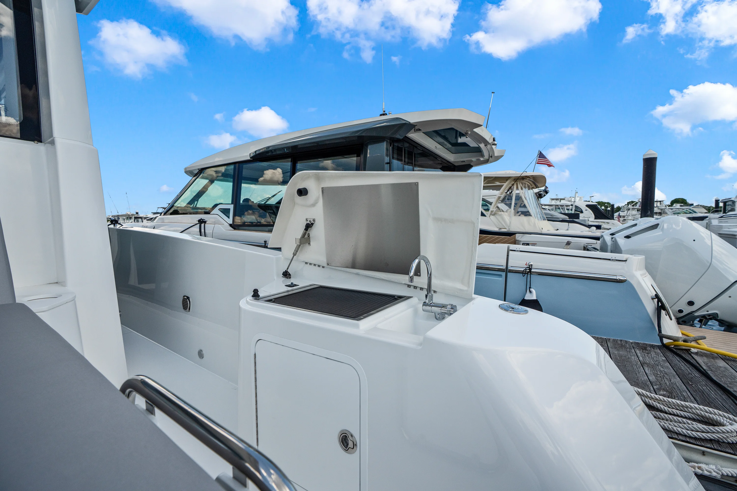 2026 Cruisers Yachts 38 VTR EC Image Thumbnail #14