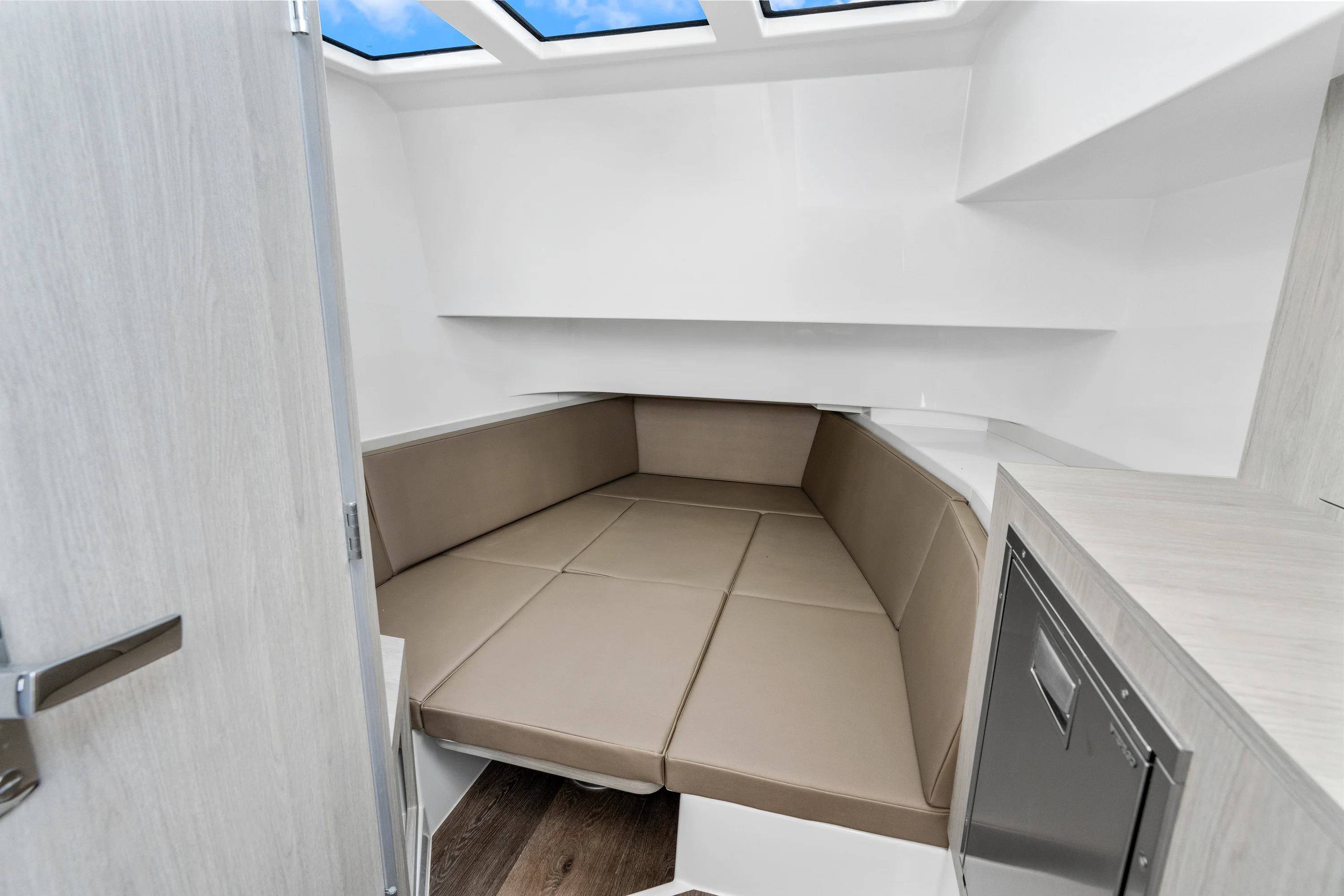 2026 Cruisers Yachts 38 VTR EC Image Thumbnail #27