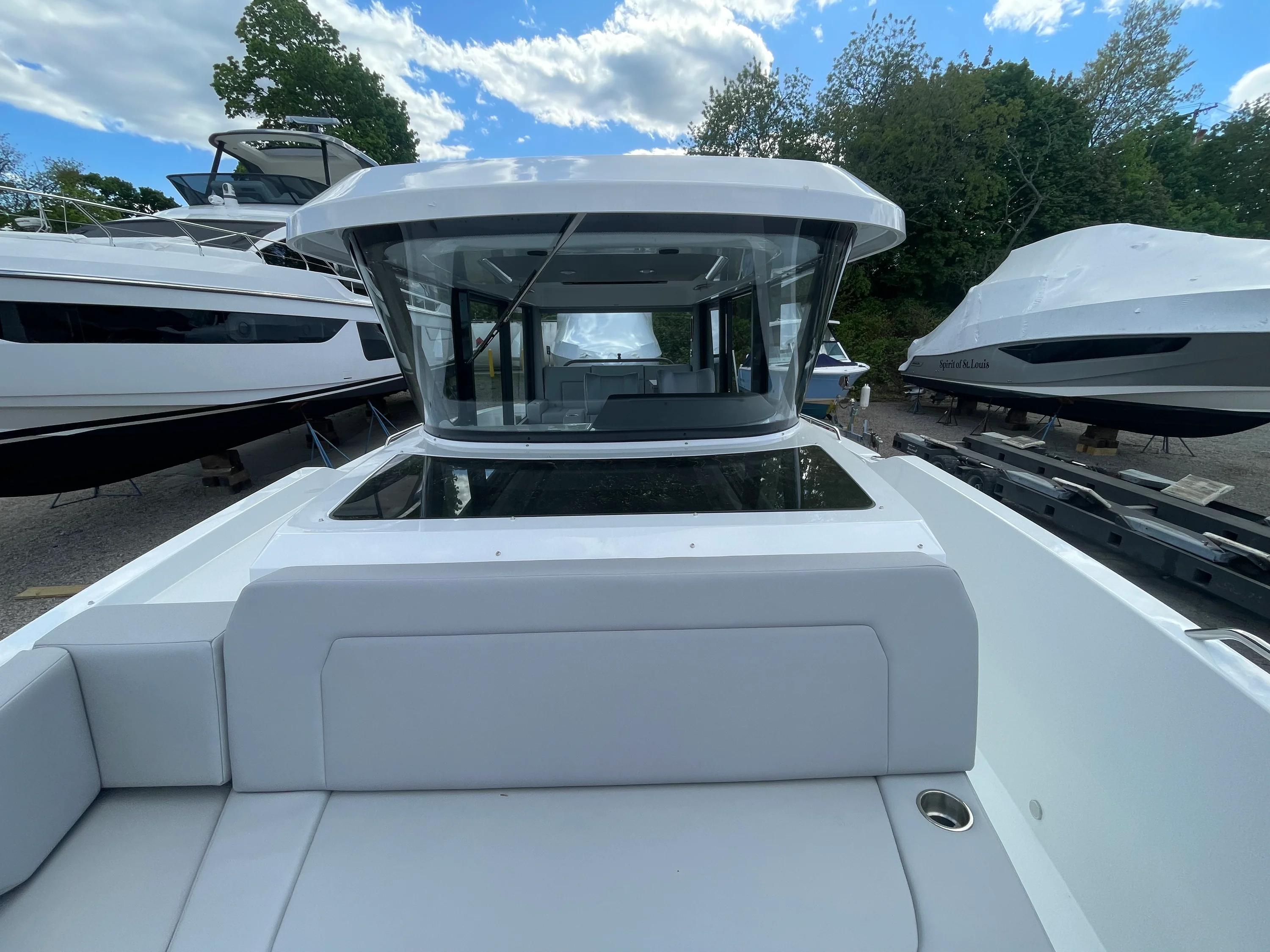 2026 Cruisers Yachts 38 VTR EC Image Thumbnail #23