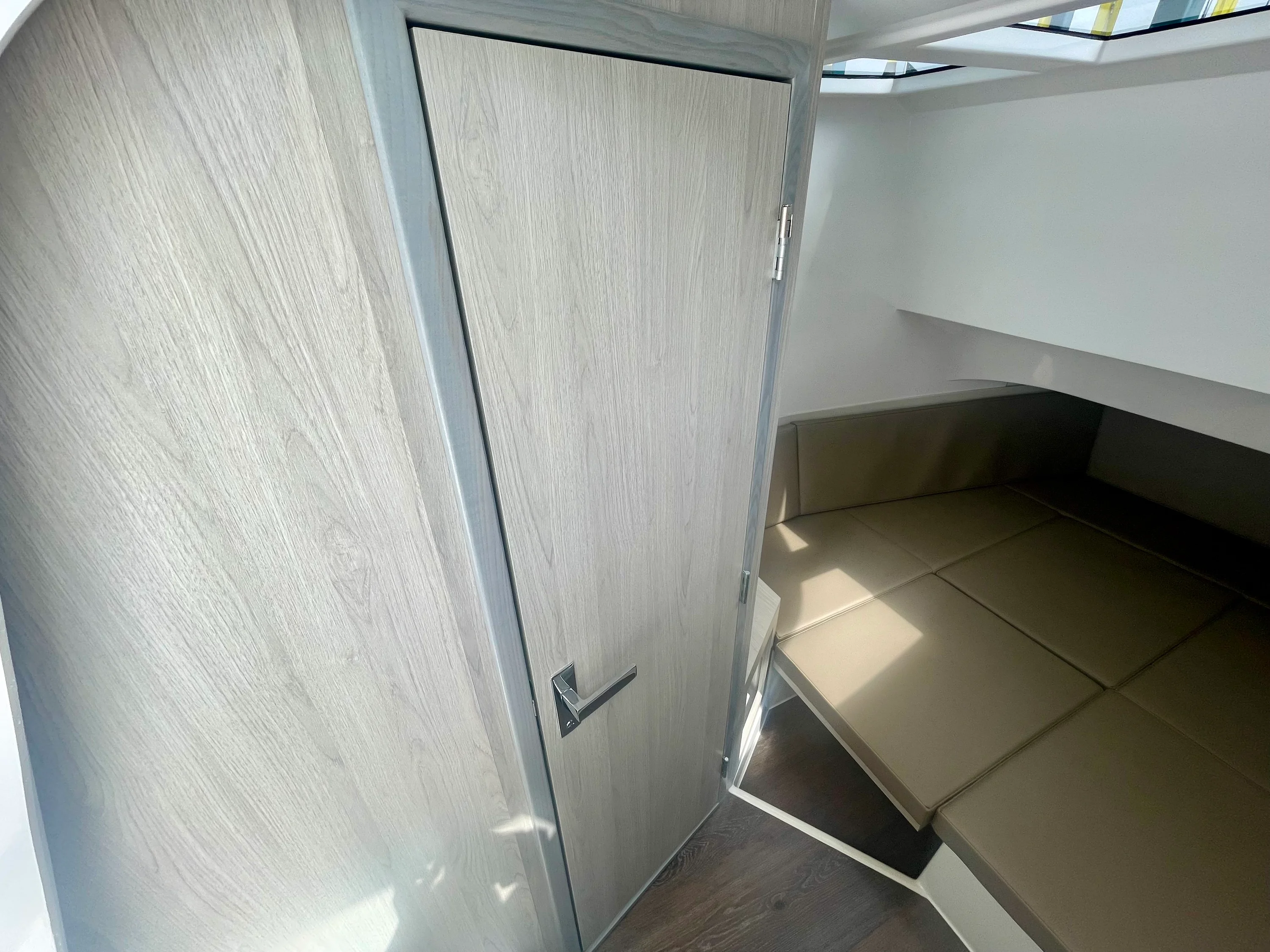 2026 Cruisers Yachts 38 VTR Image Thumbnail #13