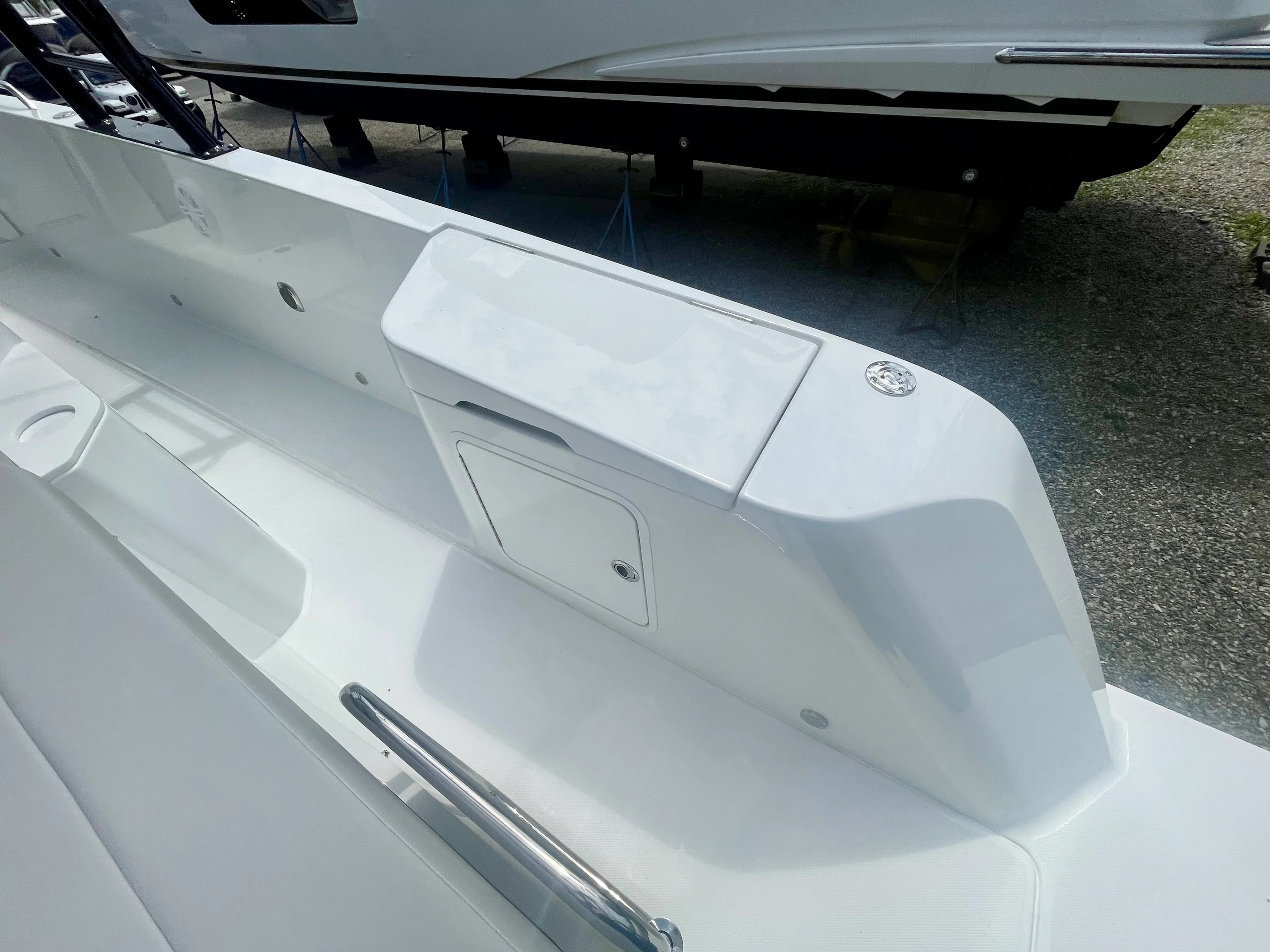 2026 Cruisers Yachts 38 VTR Image Thumbnail #3