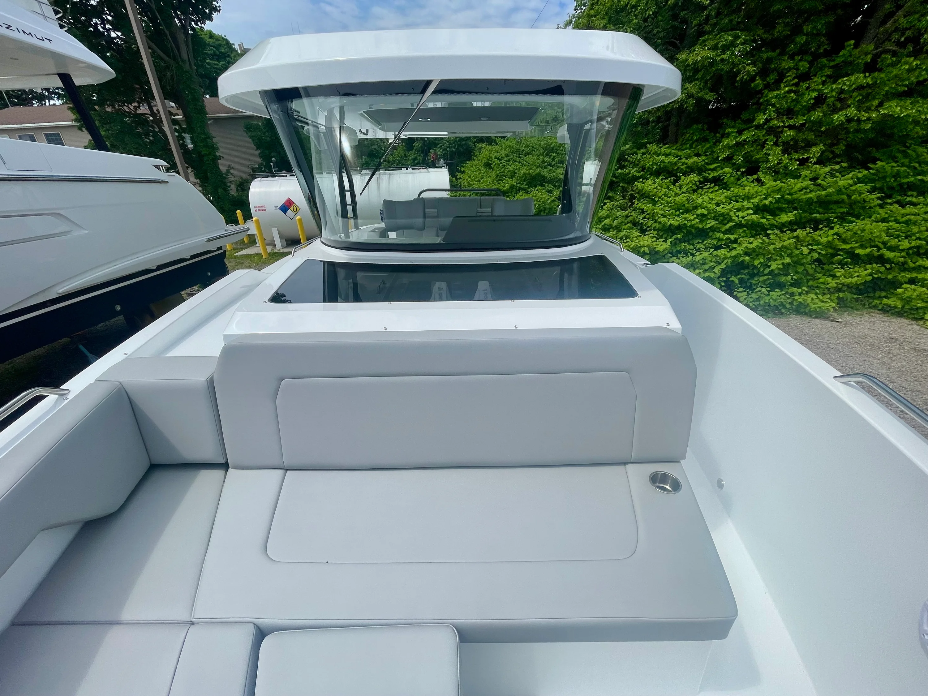 2026 Cruisers Yachts 38 VTR Image Thumbnail #18