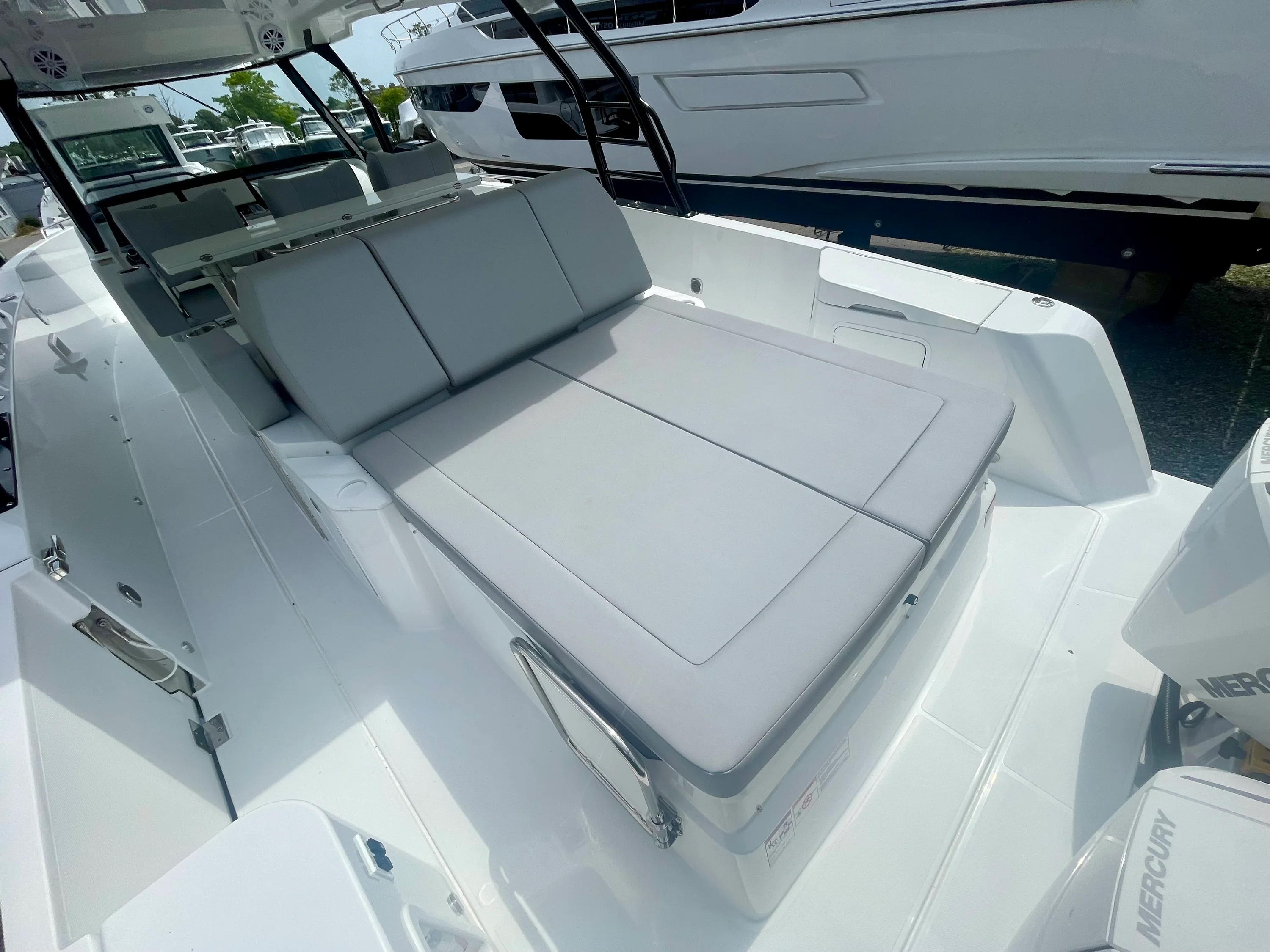 2026 Cruisers Yachts 38 VTR Image Thumbnail #2