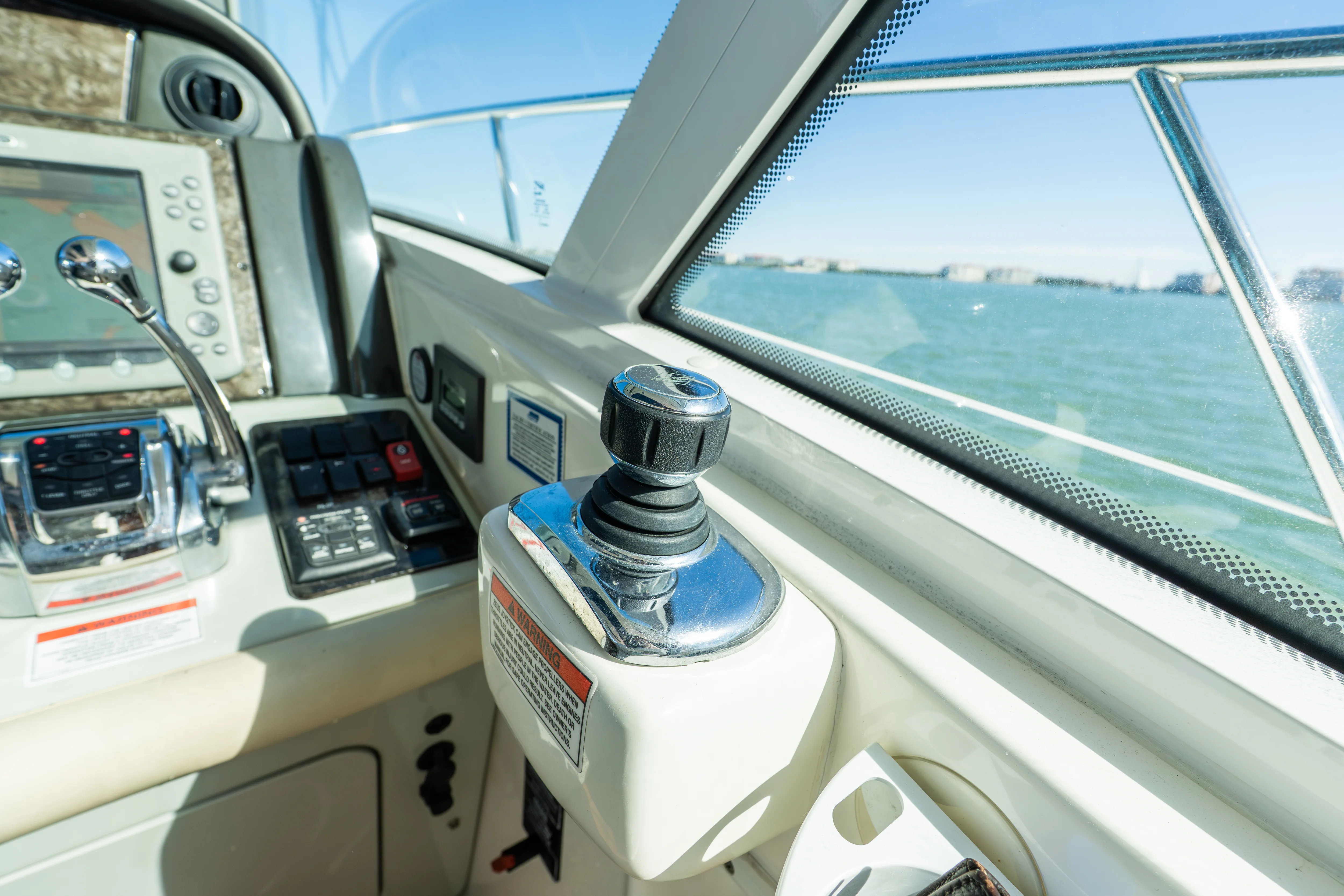 2010 Sea Ray 50 SUNDANCER Image Thumbnail #31