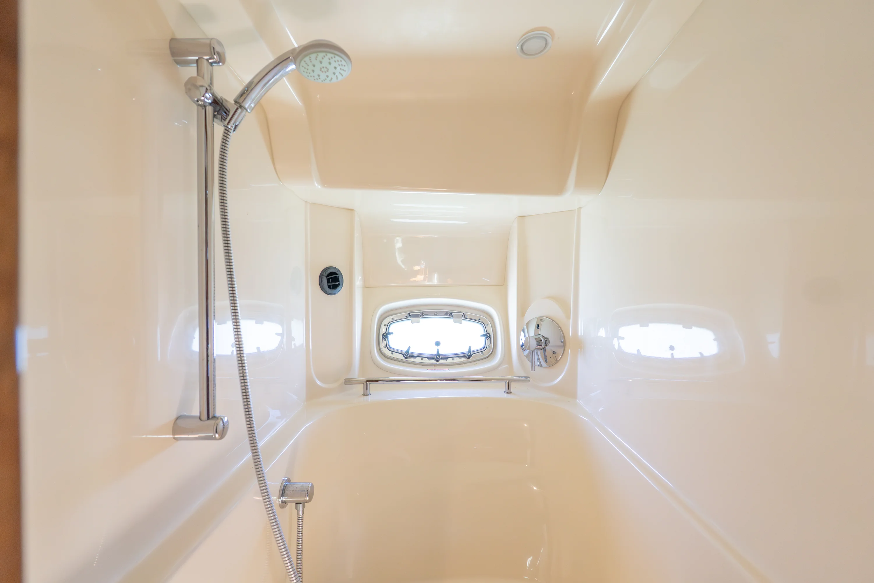 2010 Sea Ray 50 SUNDANCER Image Thumbnail #17