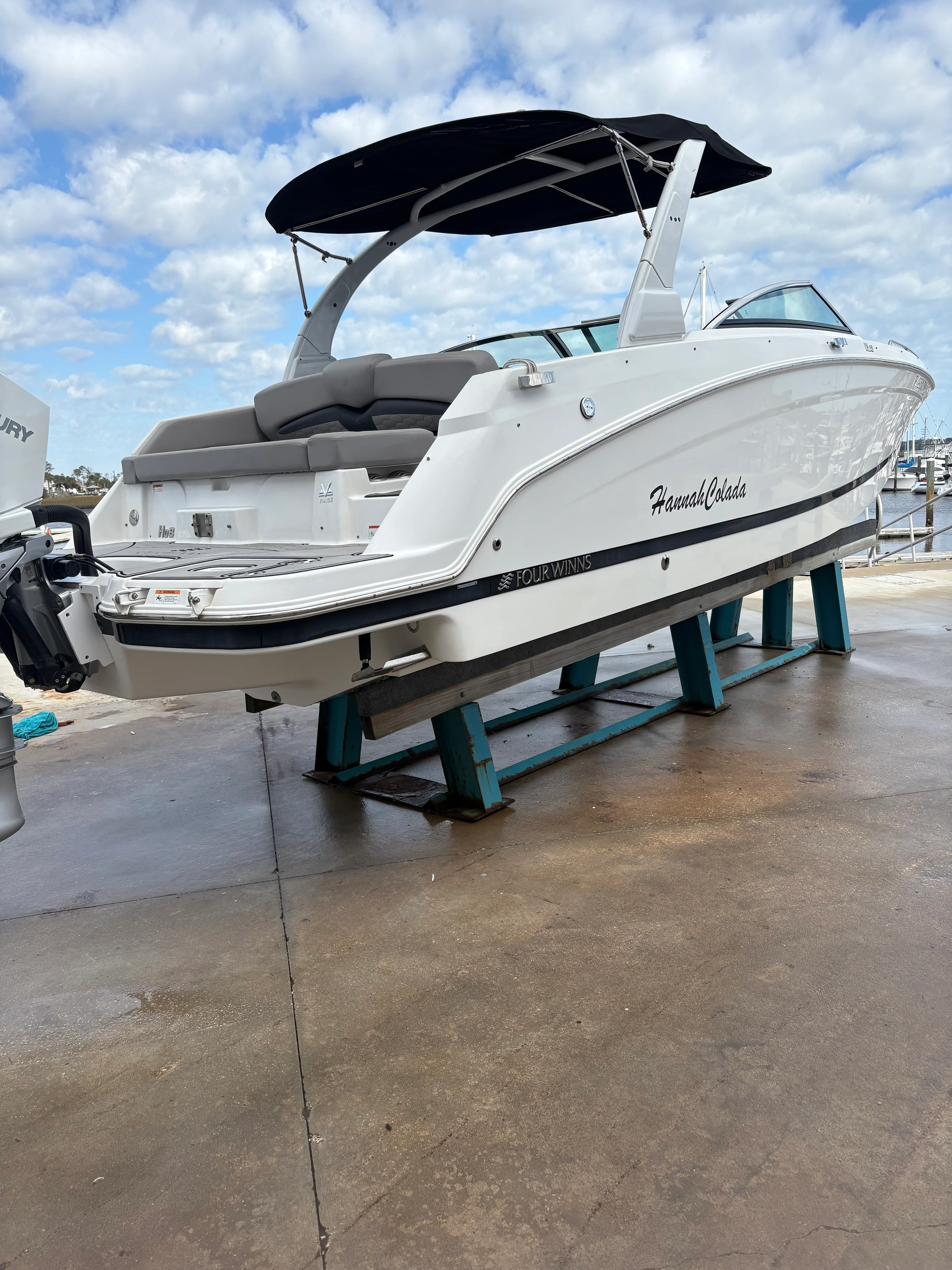 2023 Four Winns HD 8 Image Thumbnail #1