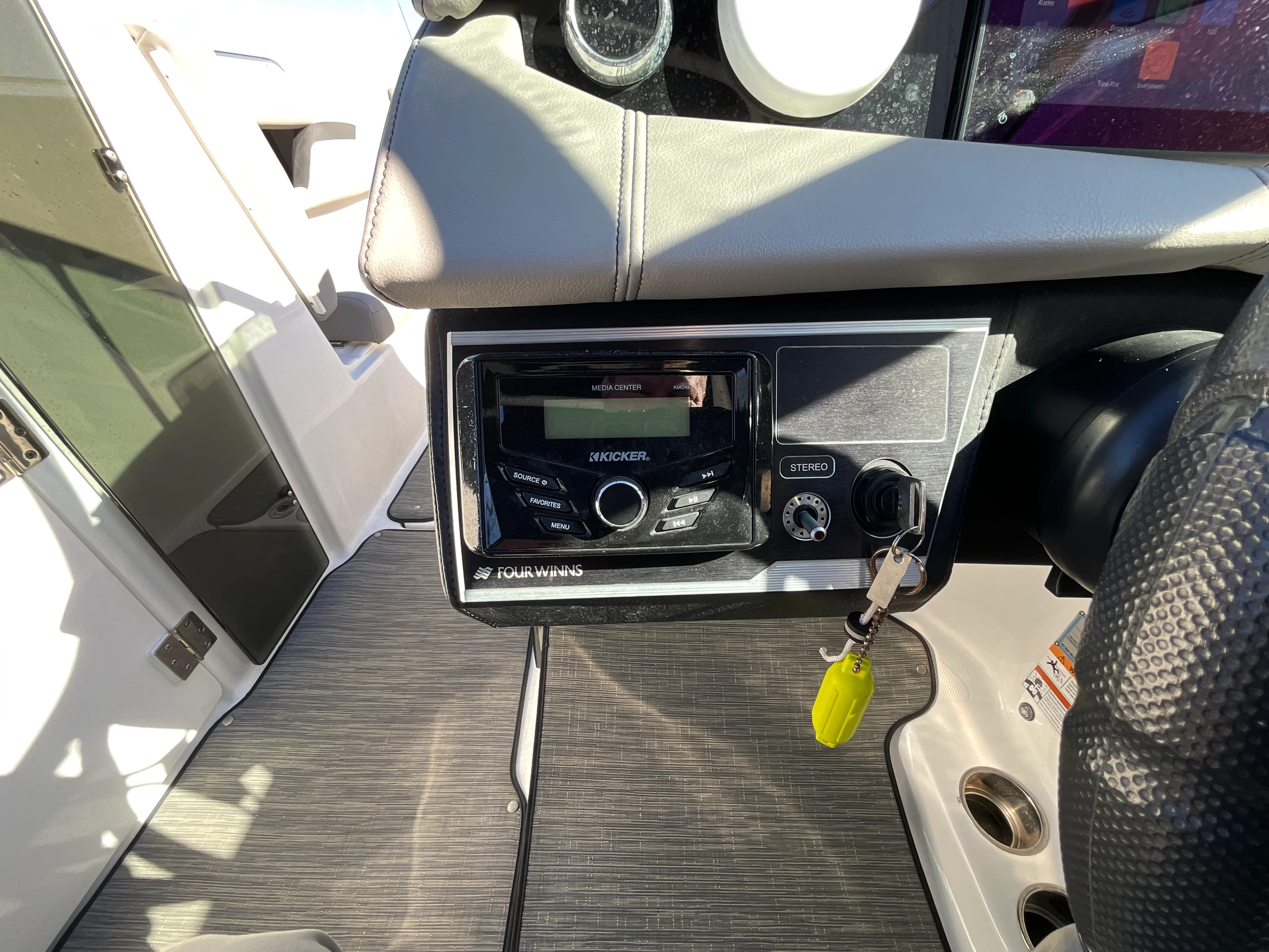 2023 Four Winns HD 8 Image Thumbnail #41