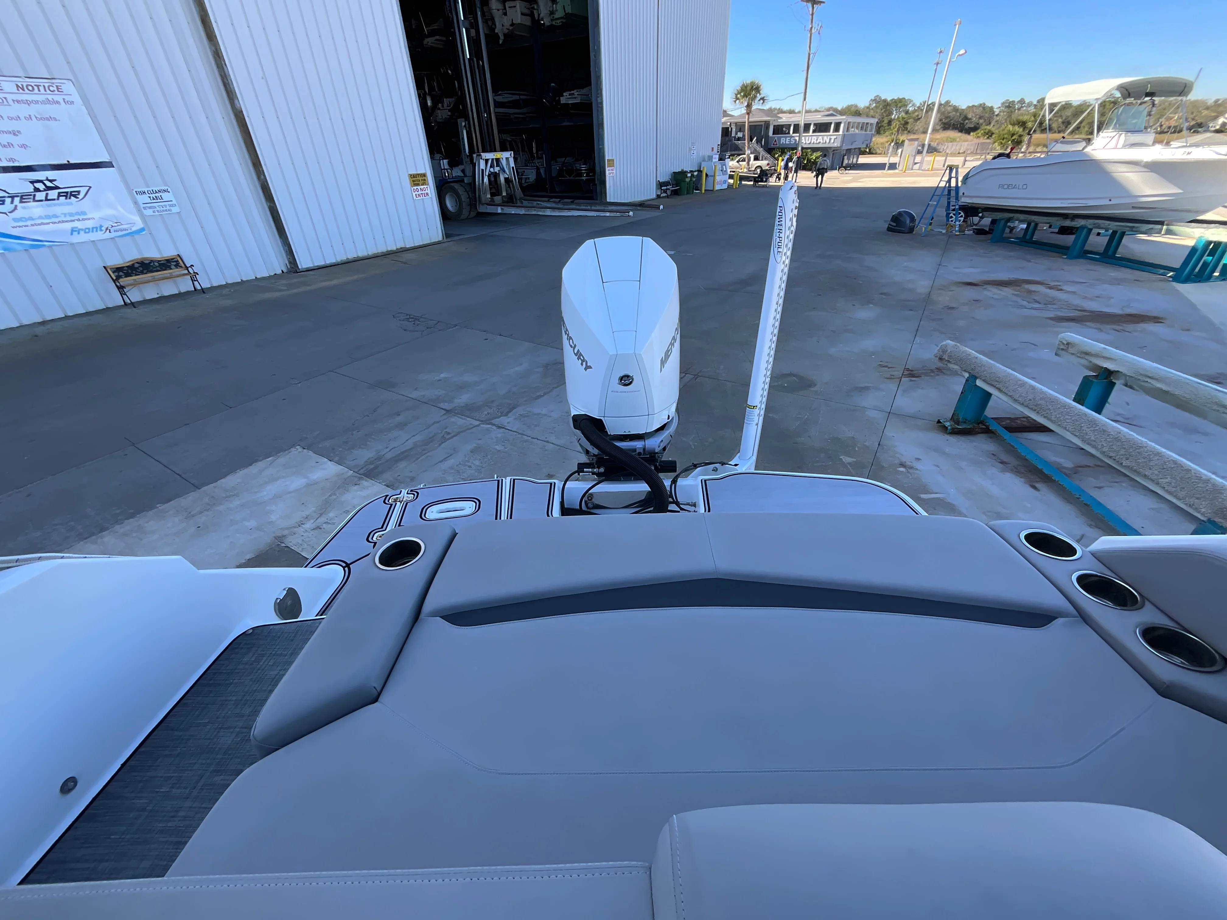 2023 Four Winns HD 8 Image Thumbnail #38