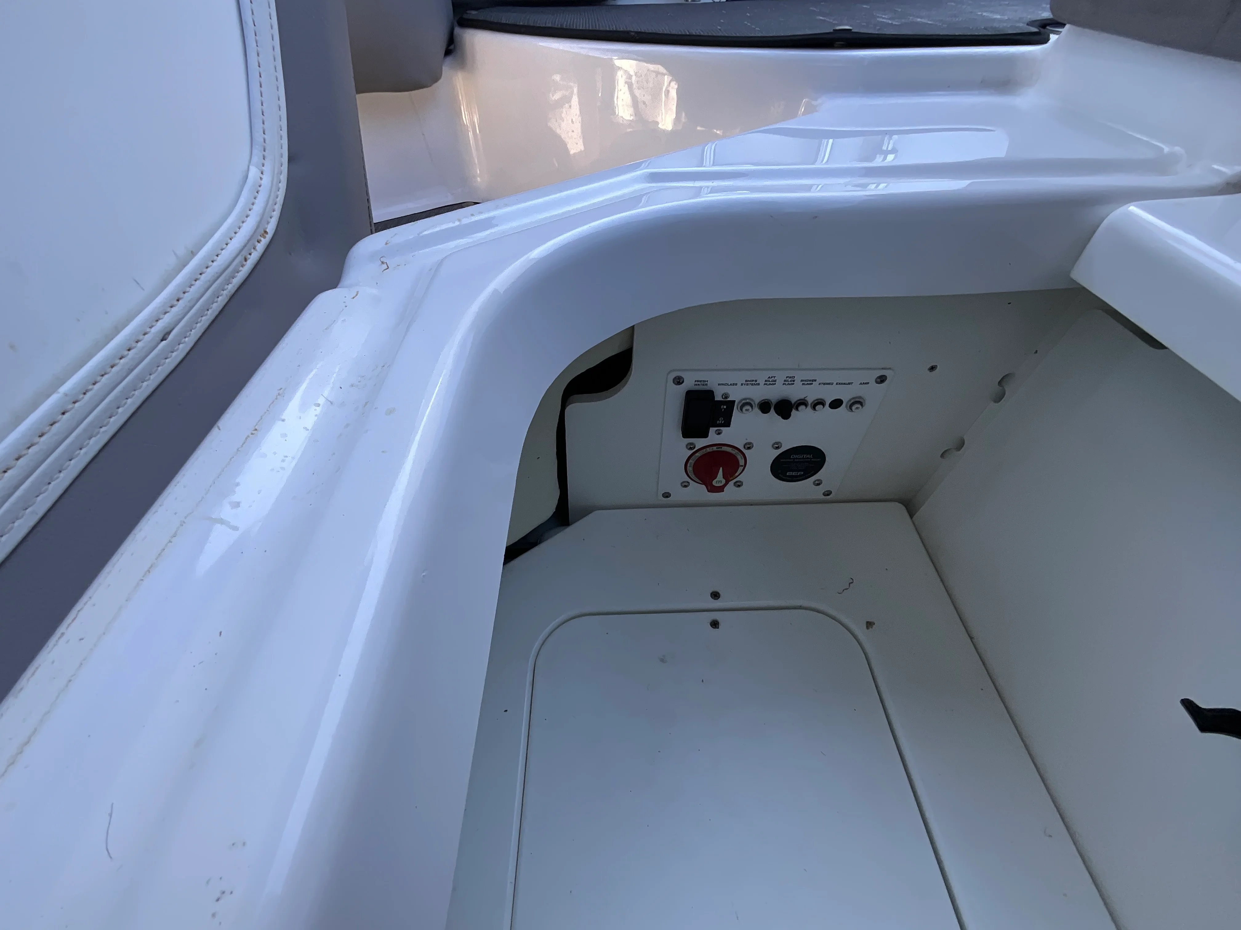 2023 Four Winns HD 8 Image Thumbnail #7