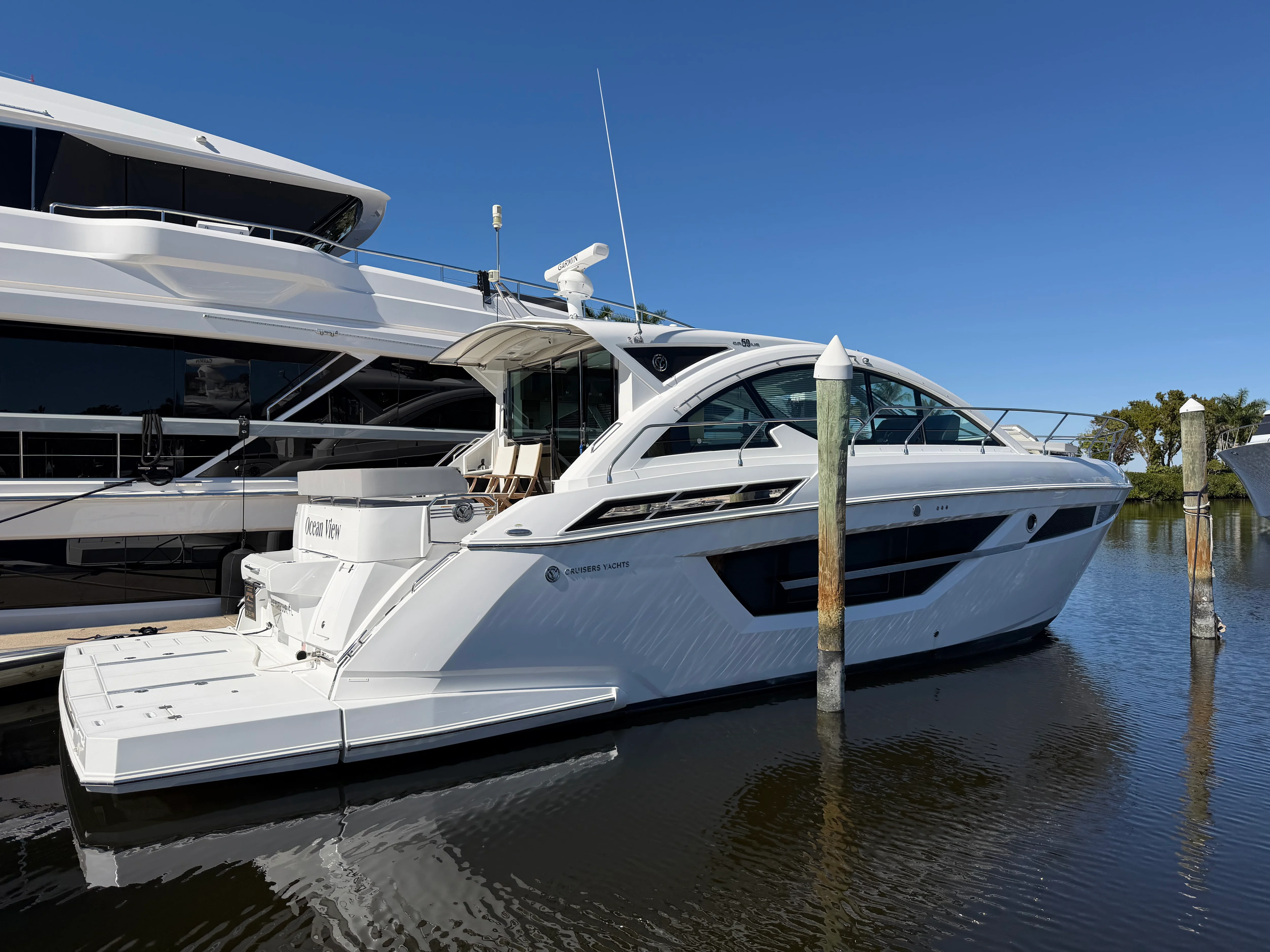 2020 Cruisers Yachts 50 CANTIUS Image Thumbnail #4