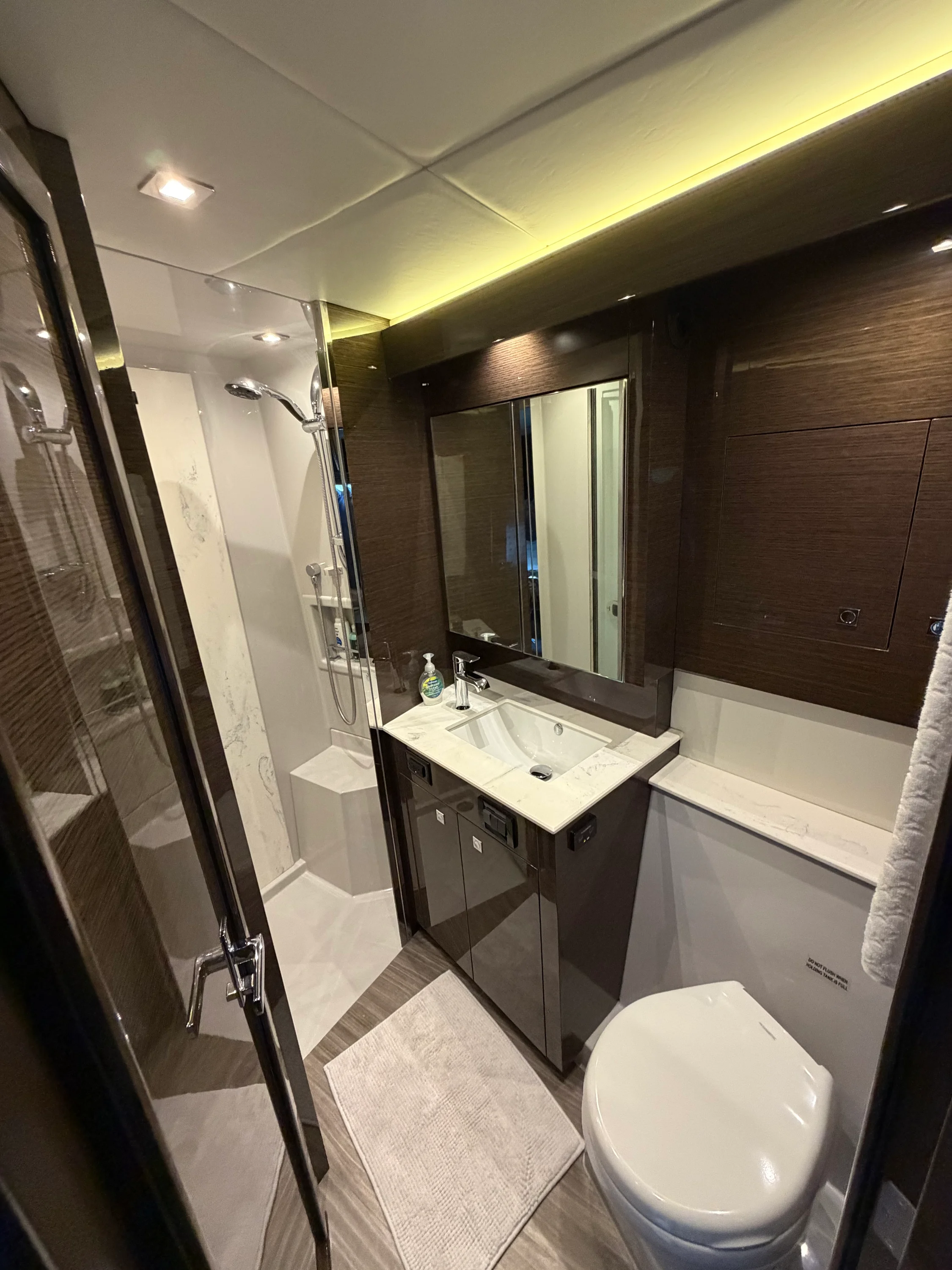 2020 Cruisers Yachts 50 CANTIUS Image Thumbnail #16