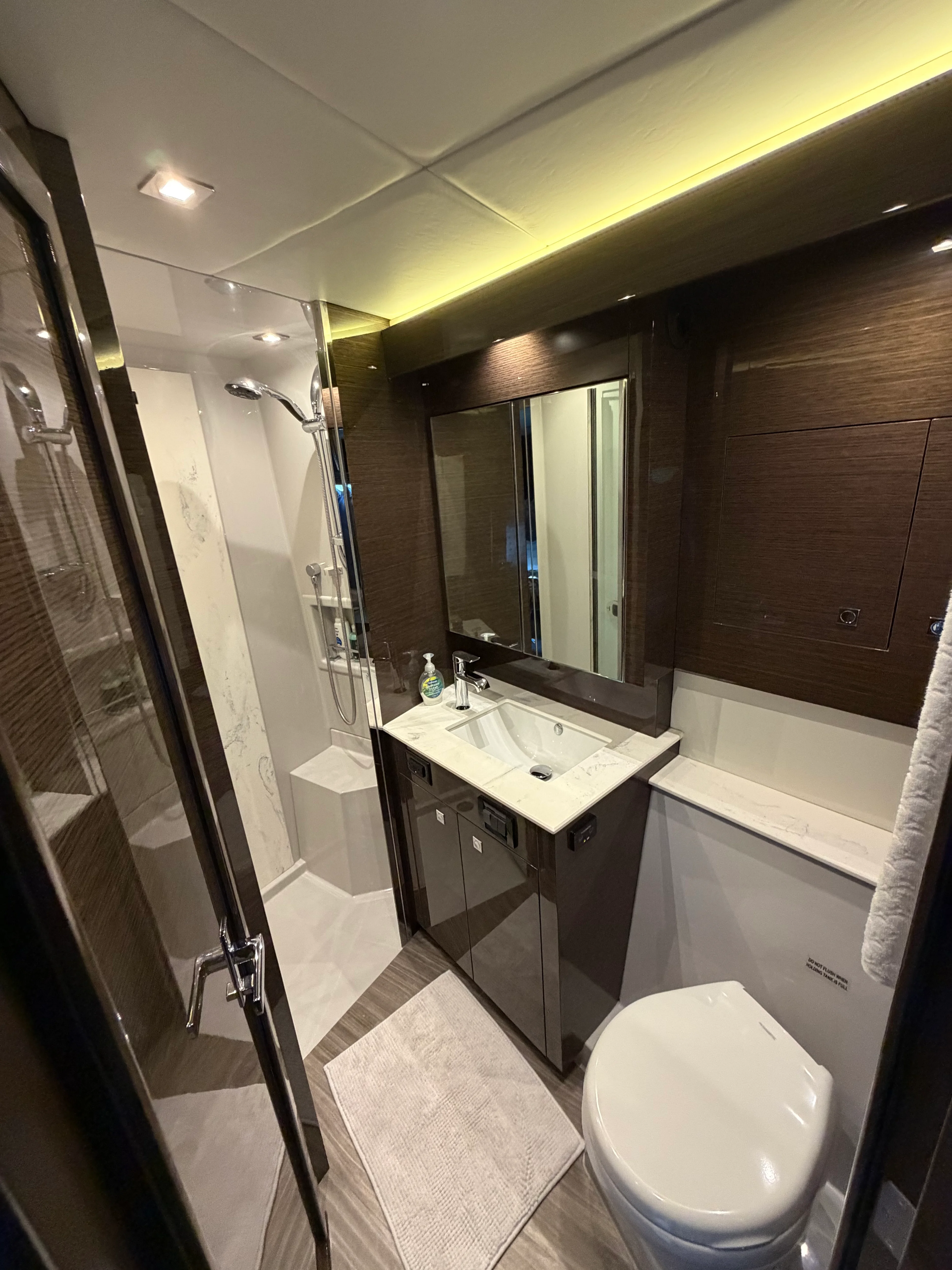 2020 Cruisers Yachts 50 CANTIUS Image Thumbnail #16