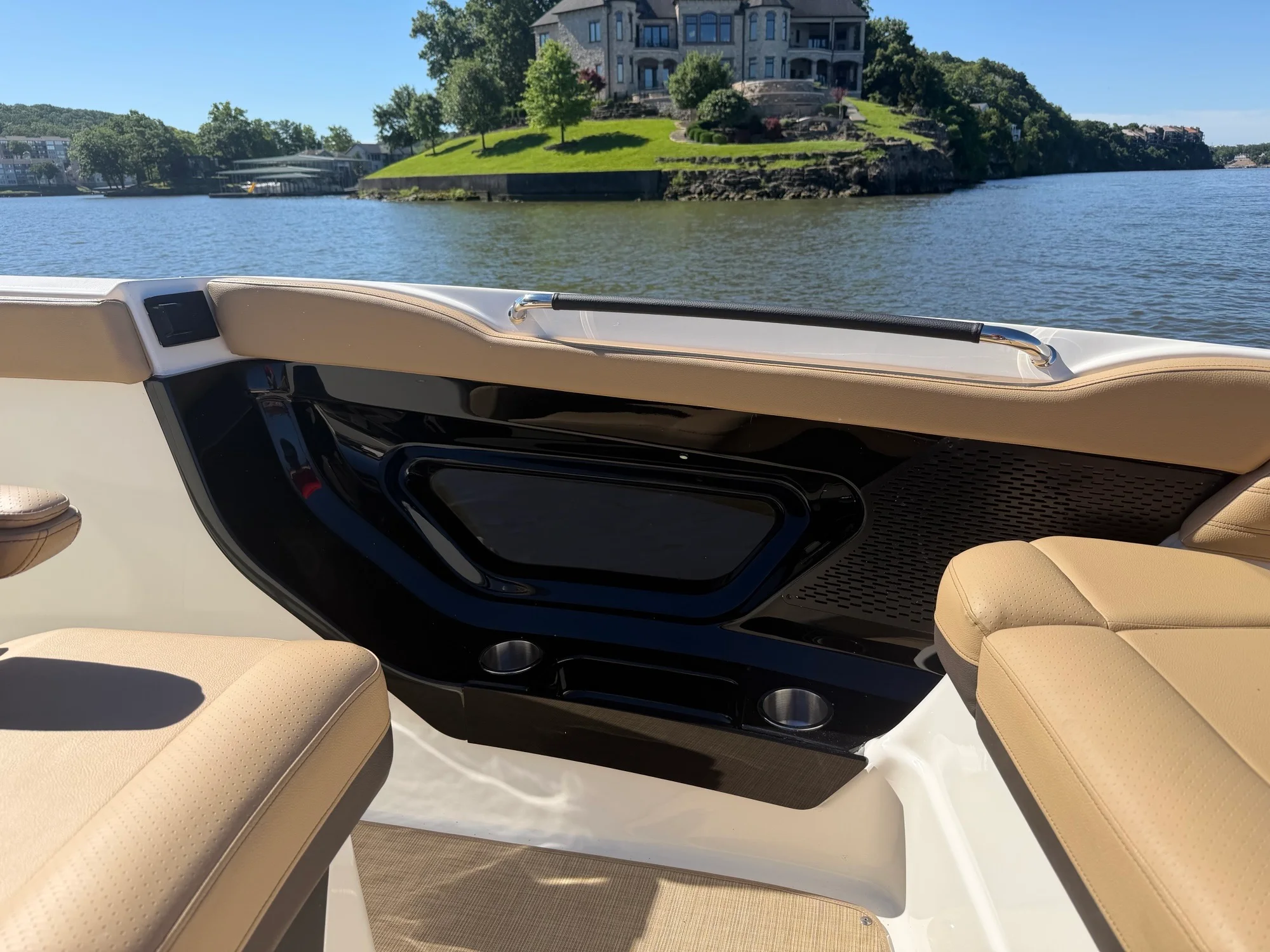 2026 Sea Ray SLX 360 OUTBOARD Image Thumbnail #12