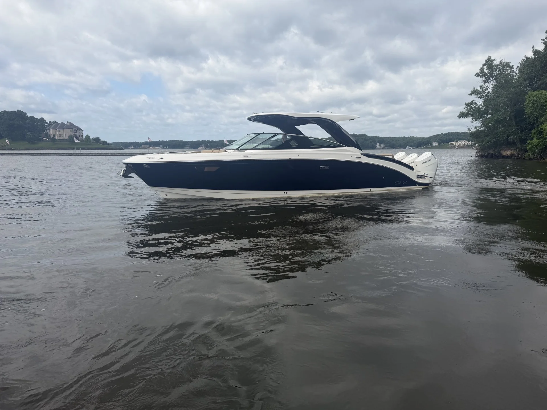 2026 Sea Ray SLX 360 OUTBOARD Image Thumbnail #4