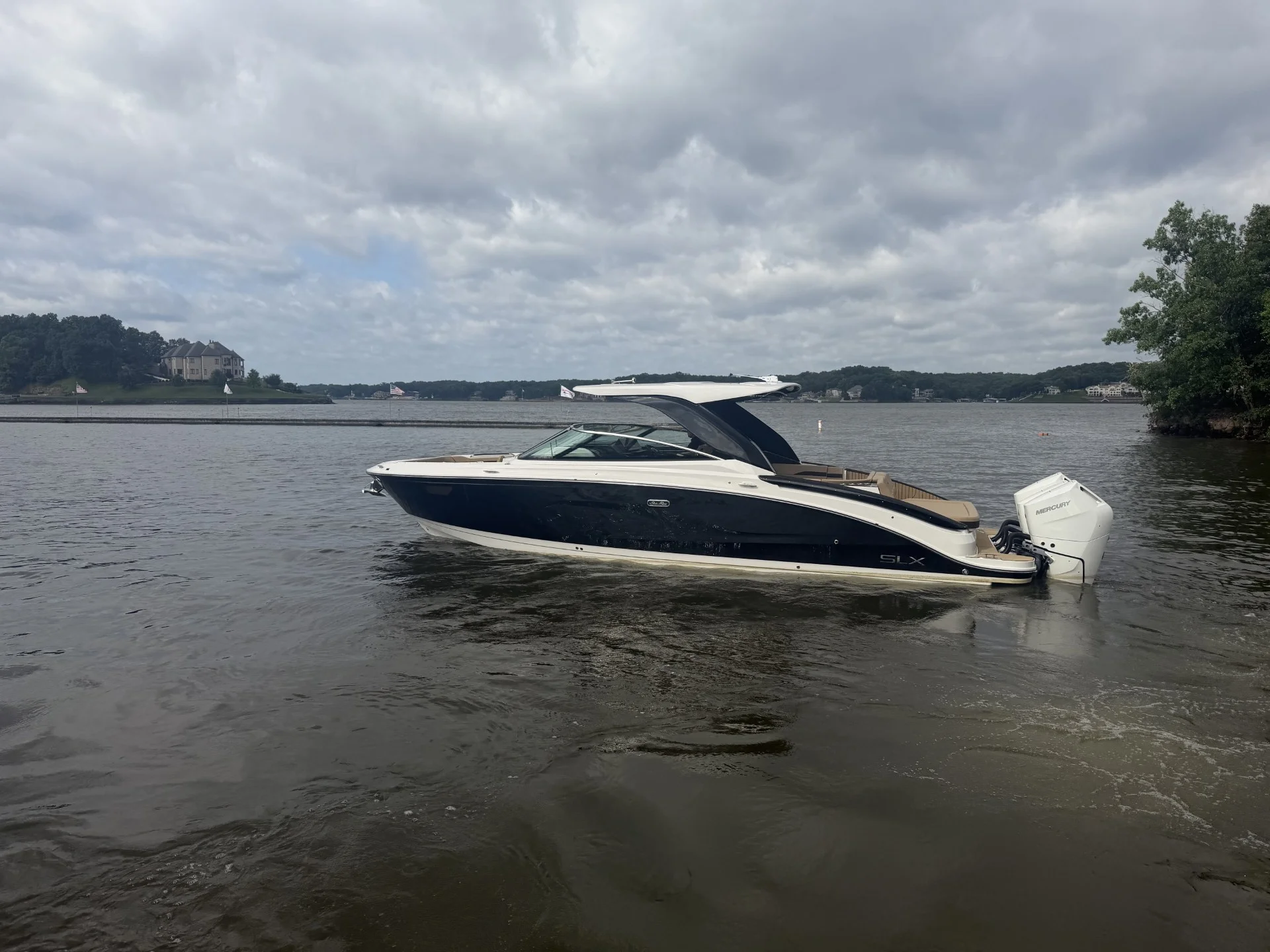2026 Sea Ray SLX 360 OUTBOARD Image Thumbnail #2
