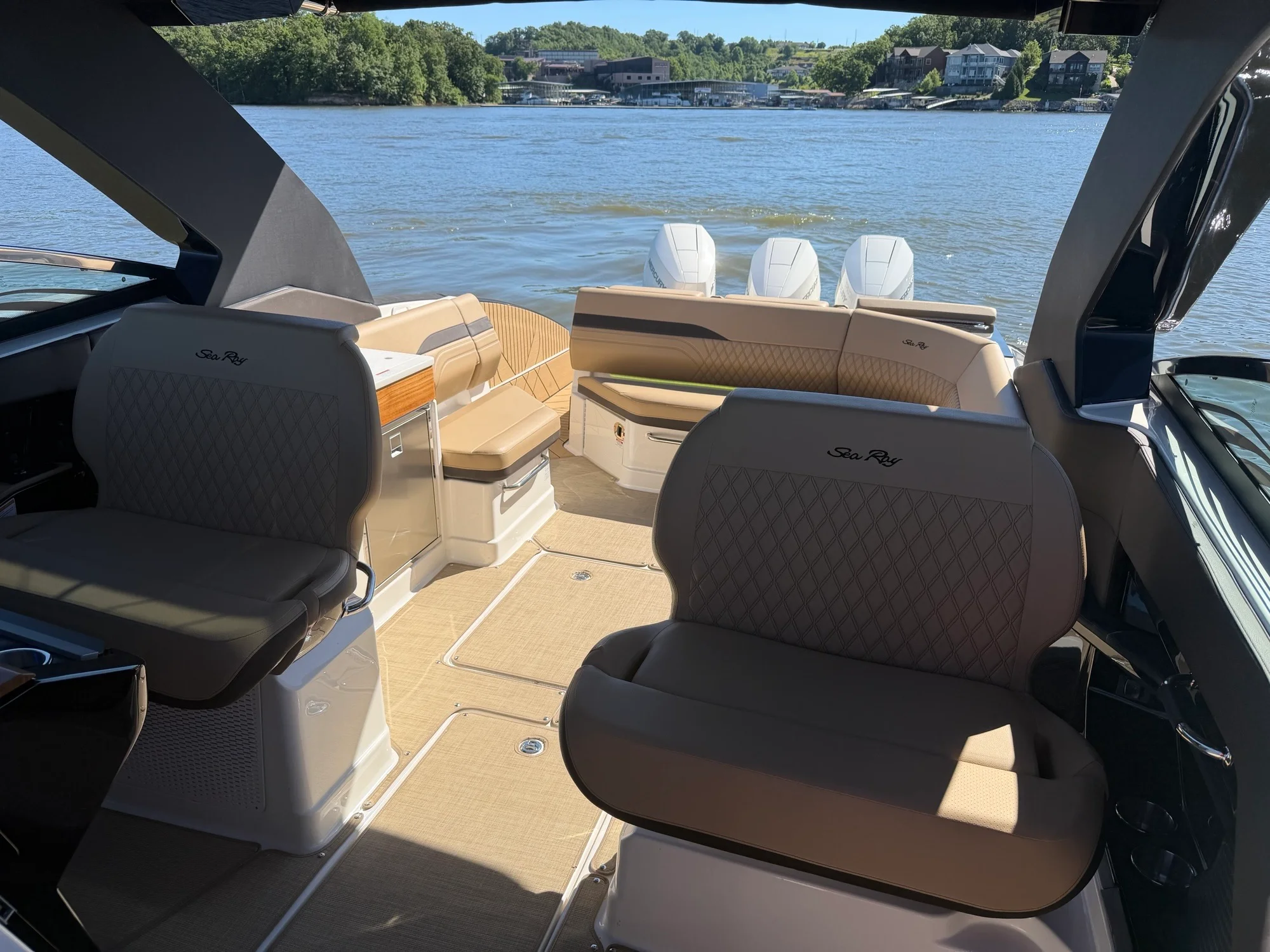 2026 Sea Ray SLX 360 OUTBOARD Image Thumbnail #13