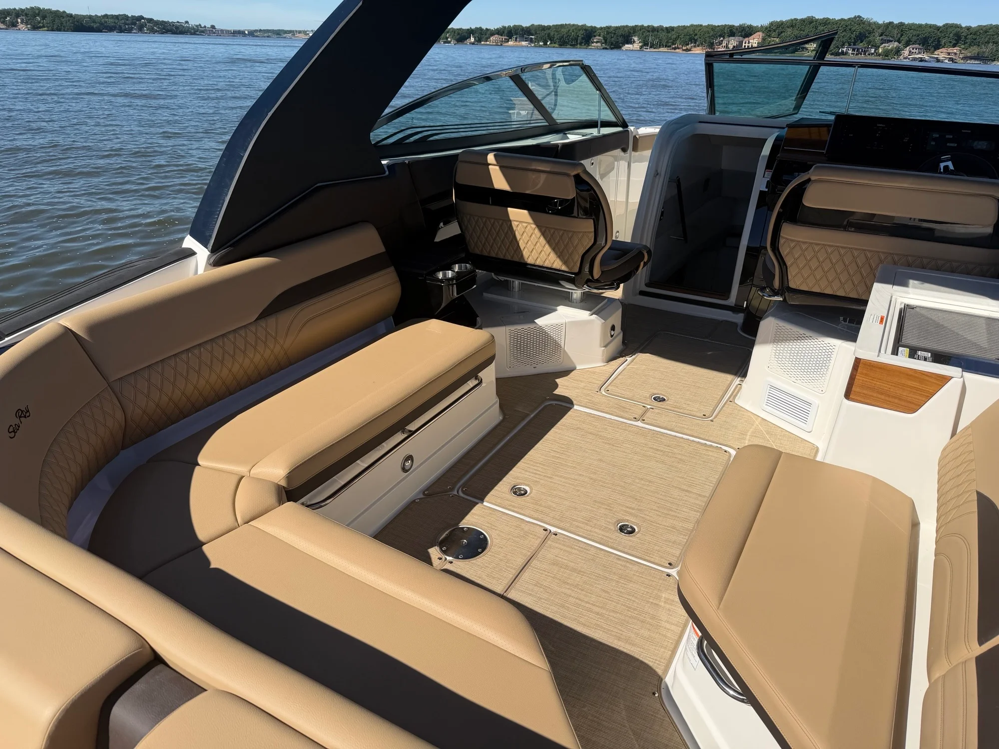 2026 Sea Ray SLX 360 OUTBOARD Image Thumbnail #21