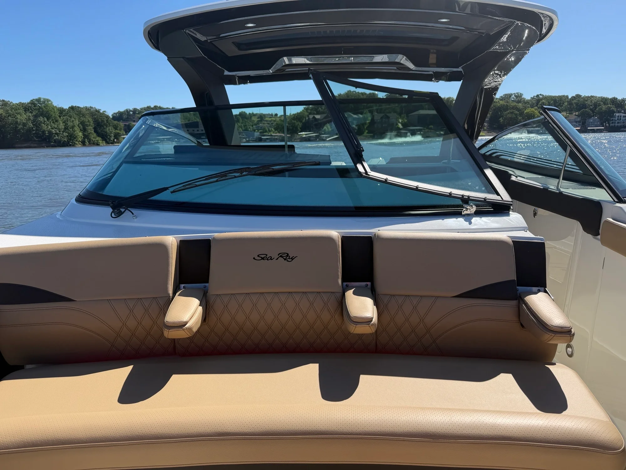 2026 Sea Ray SLX 360 OUTBOARD Image Thumbnail #11