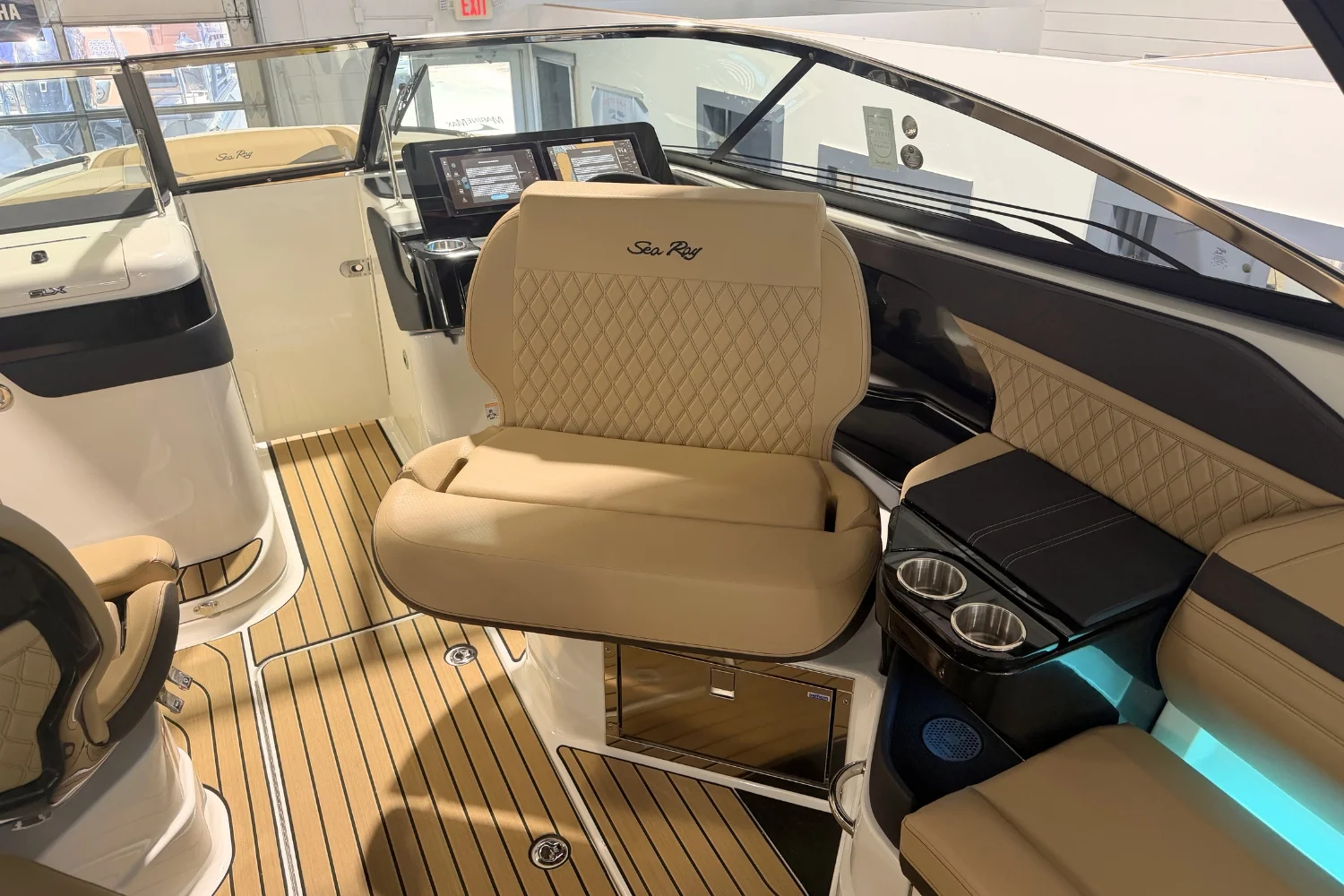 2026 Sea Ray SLX 280 Outboard Image Thumbnail #14