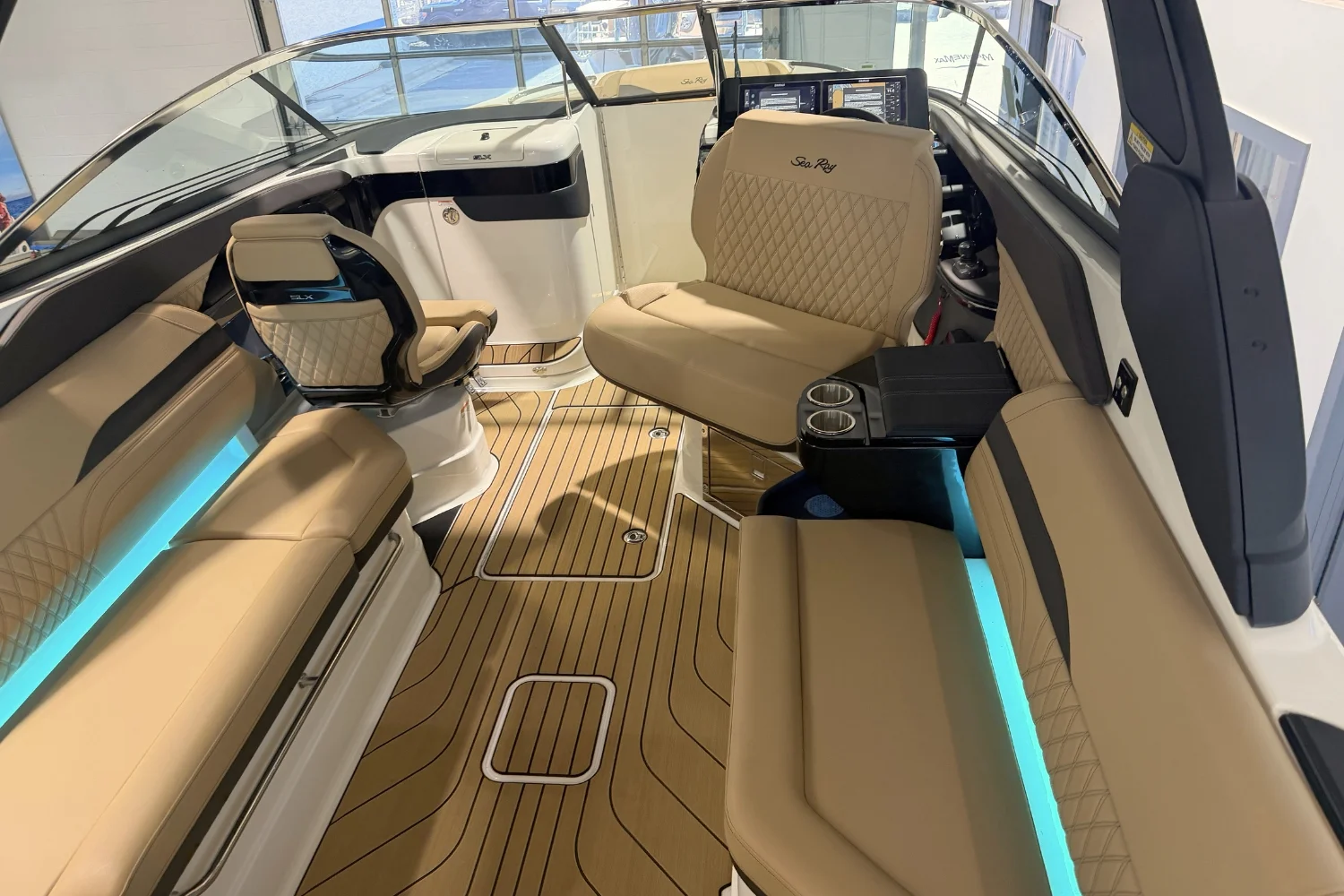 2026 Sea Ray SLX 280 Outboard Image Thumbnail #13