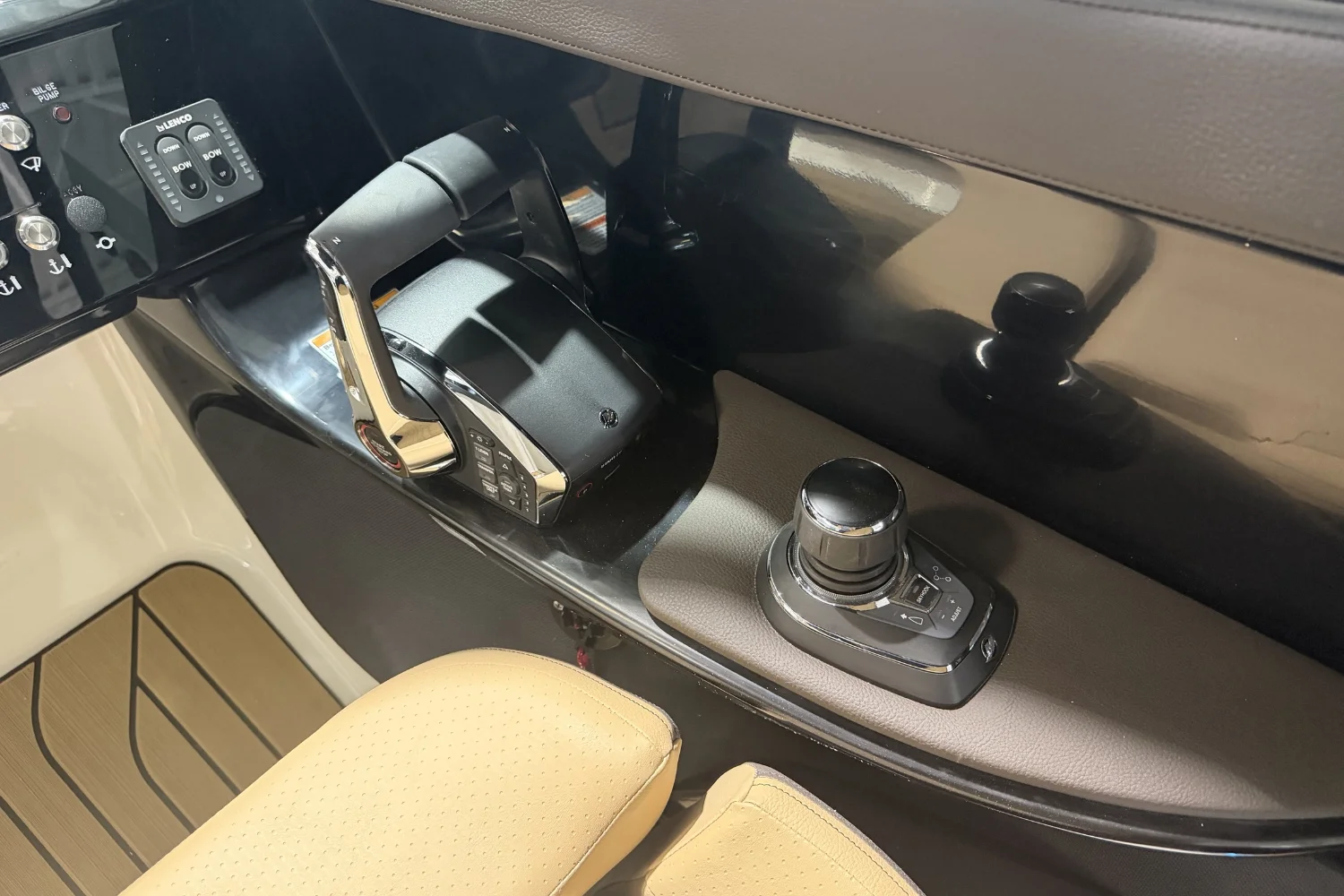 2026 Sea Ray SLX 280 Outboard Image Thumbnail #18