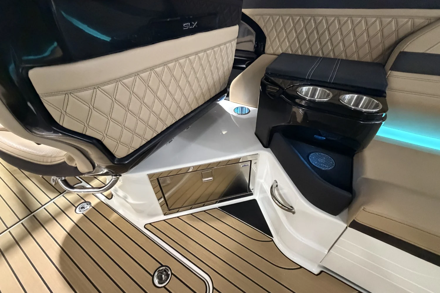 2026 Sea Ray SLX 280 Outboard Image Thumbnail #15