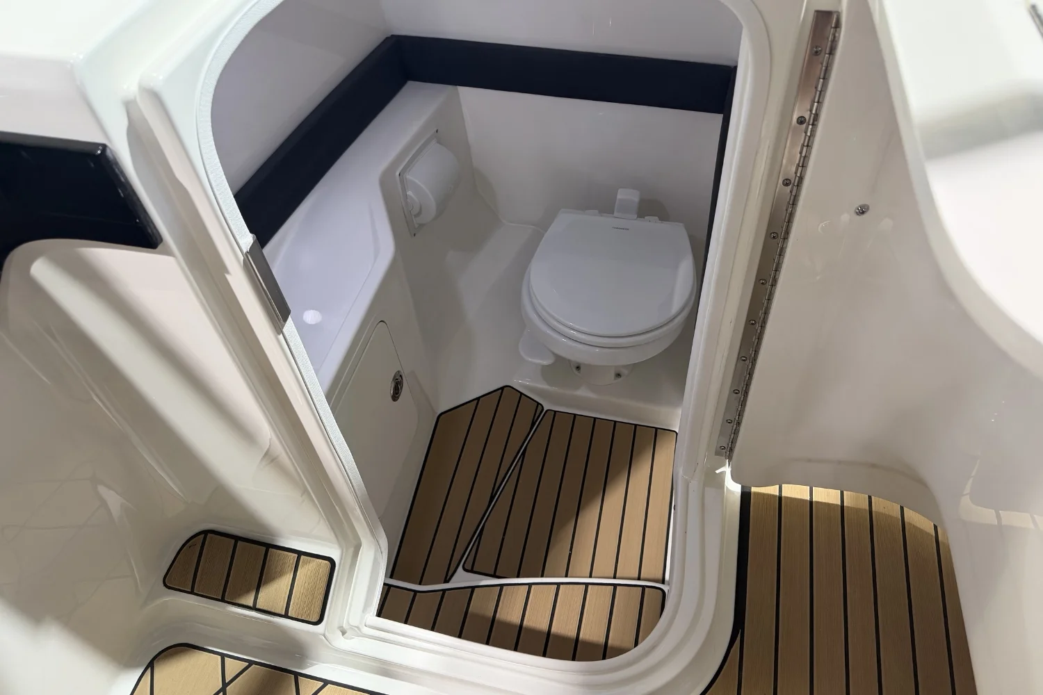 2026 Sea Ray SLX 280 Outboard Image Thumbnail #23