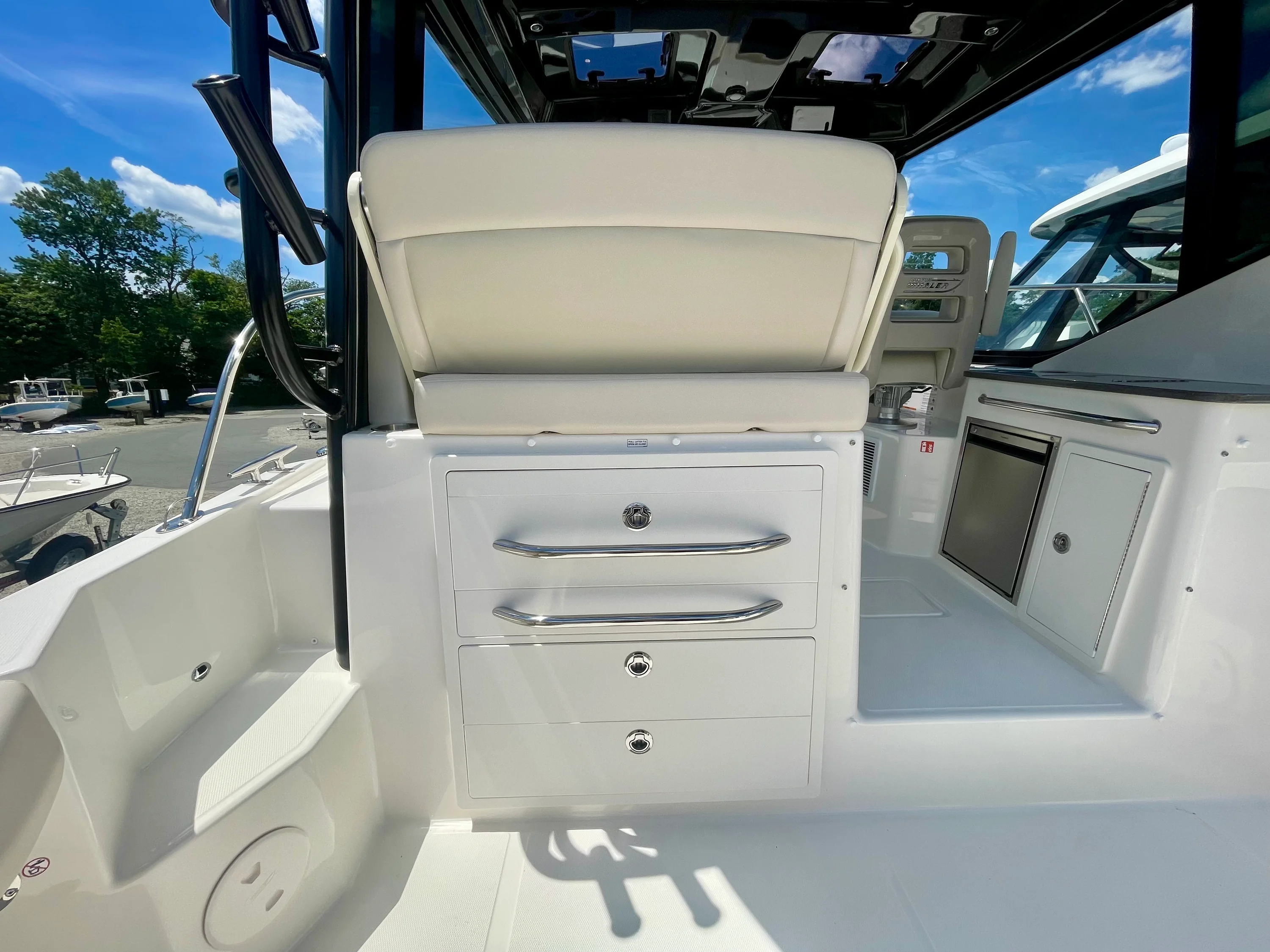 2026 Boston Whaler 325 Conquest Image Thumbnail #7