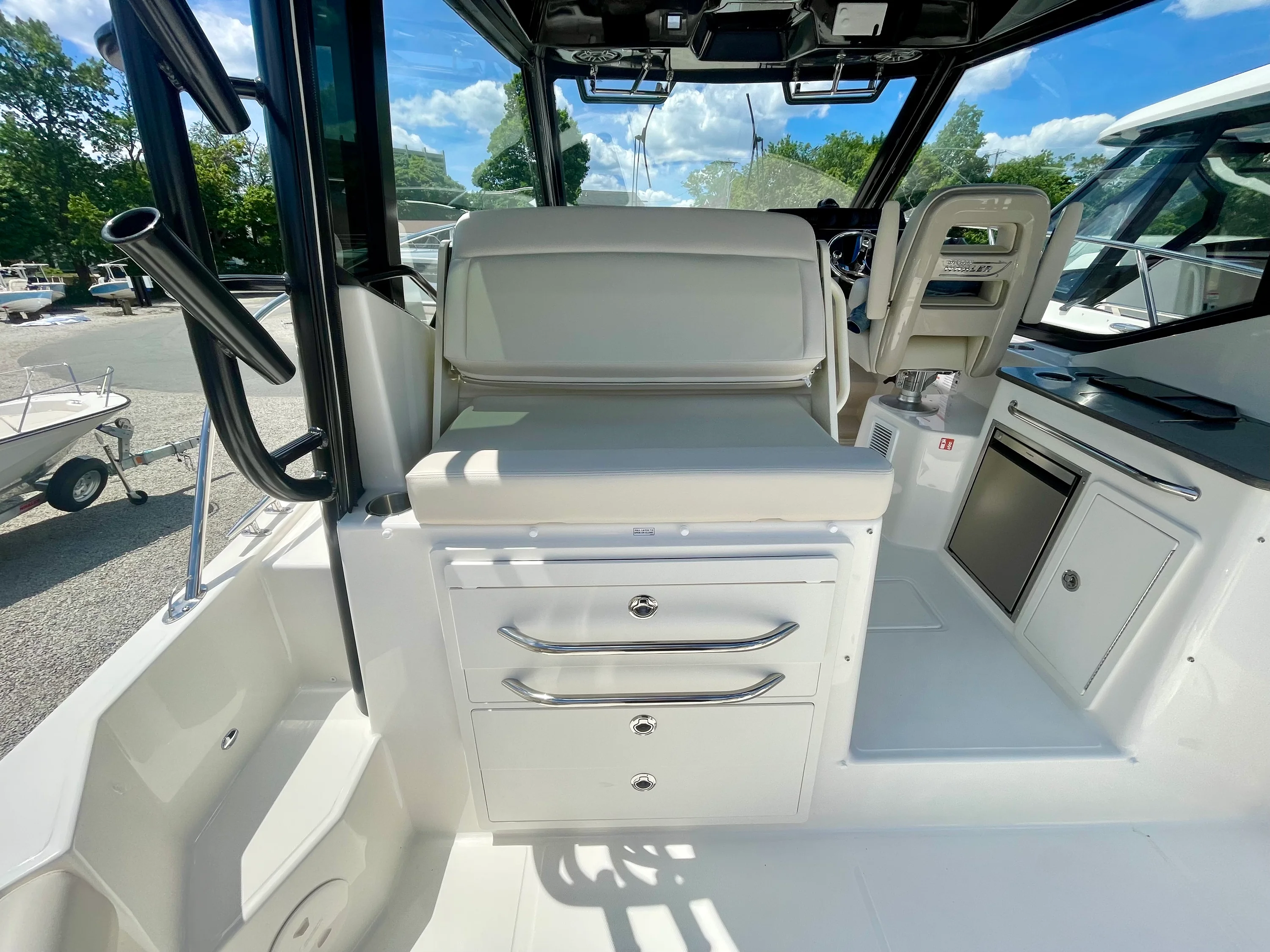 2026 Boston Whaler 325 Conquest Image Thumbnail #12