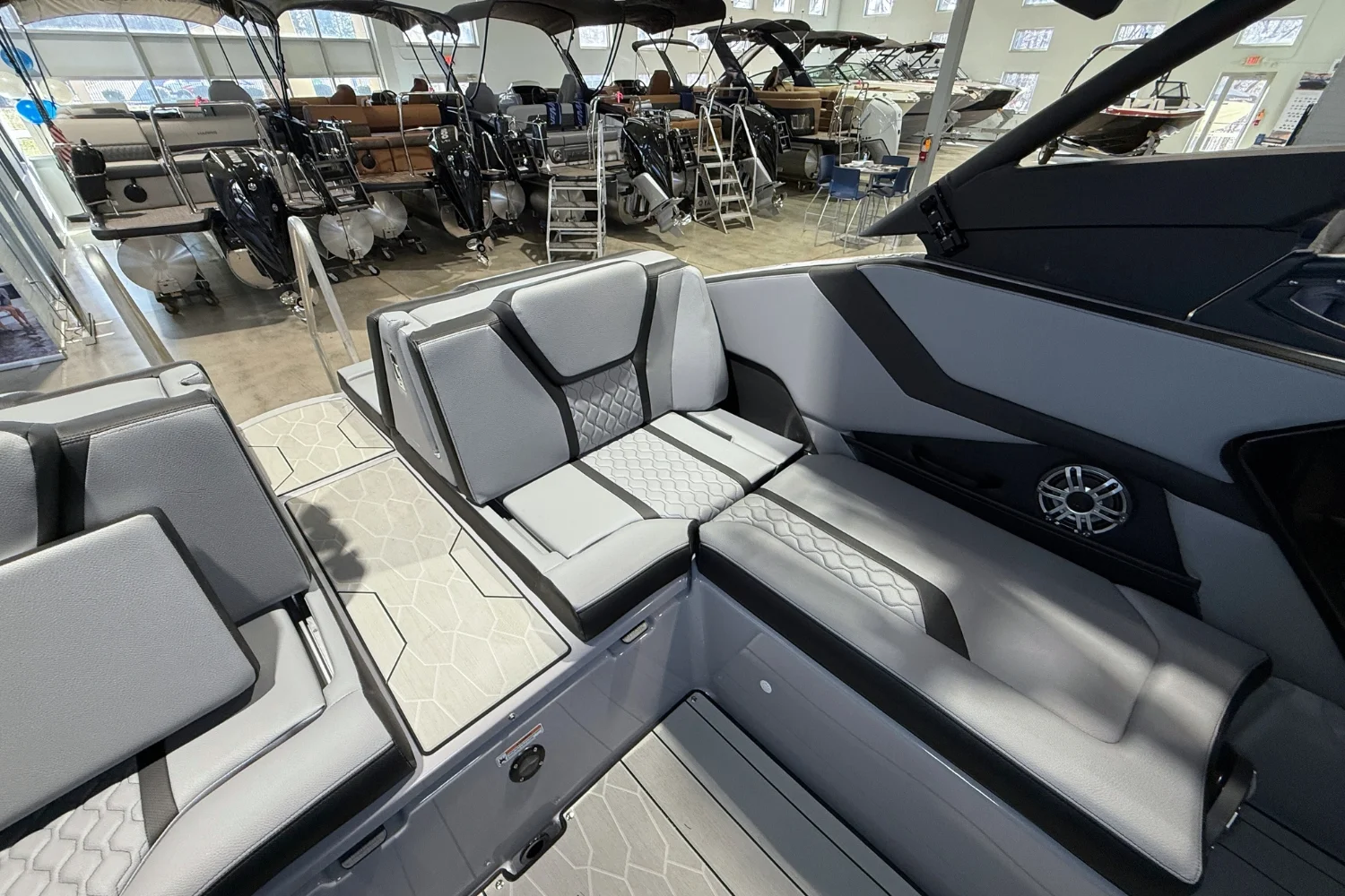 2026 Yamaha 255XD Image Thumbnail #11