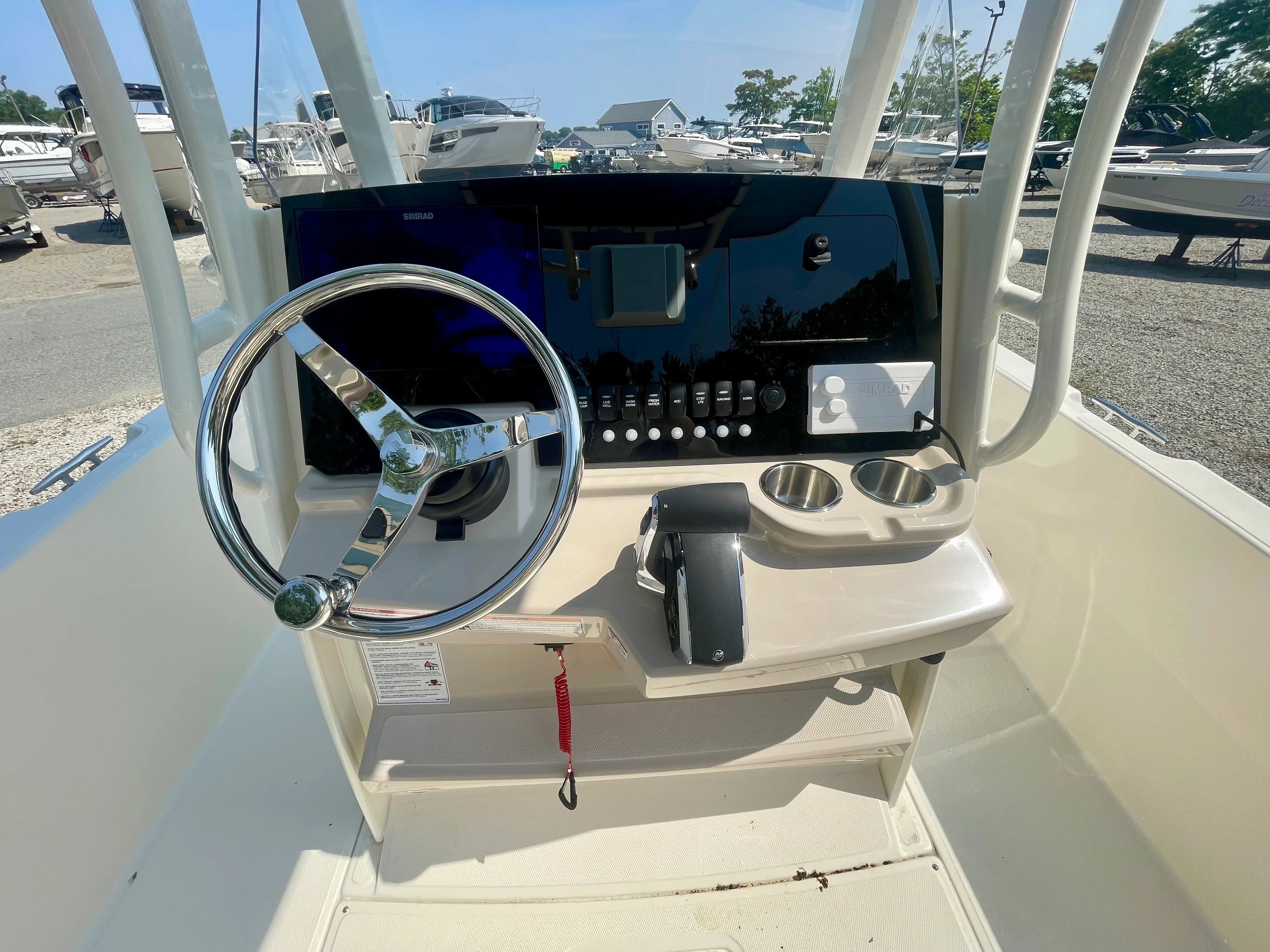 2026 Boston Whaler 220 Dauntless Image Thumbnail #11