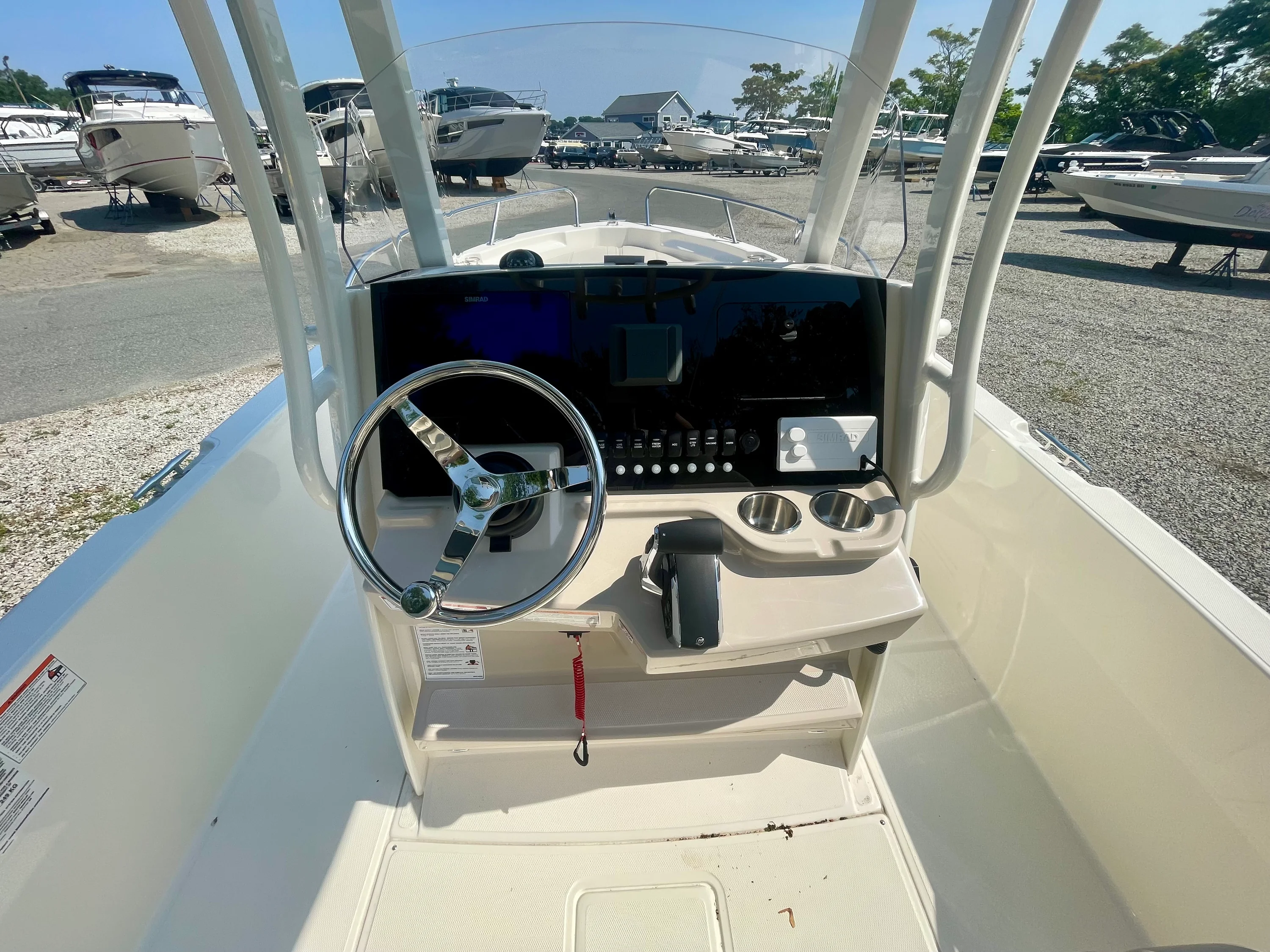 2026 Boston Whaler 220 Dauntless Image Thumbnail #10
