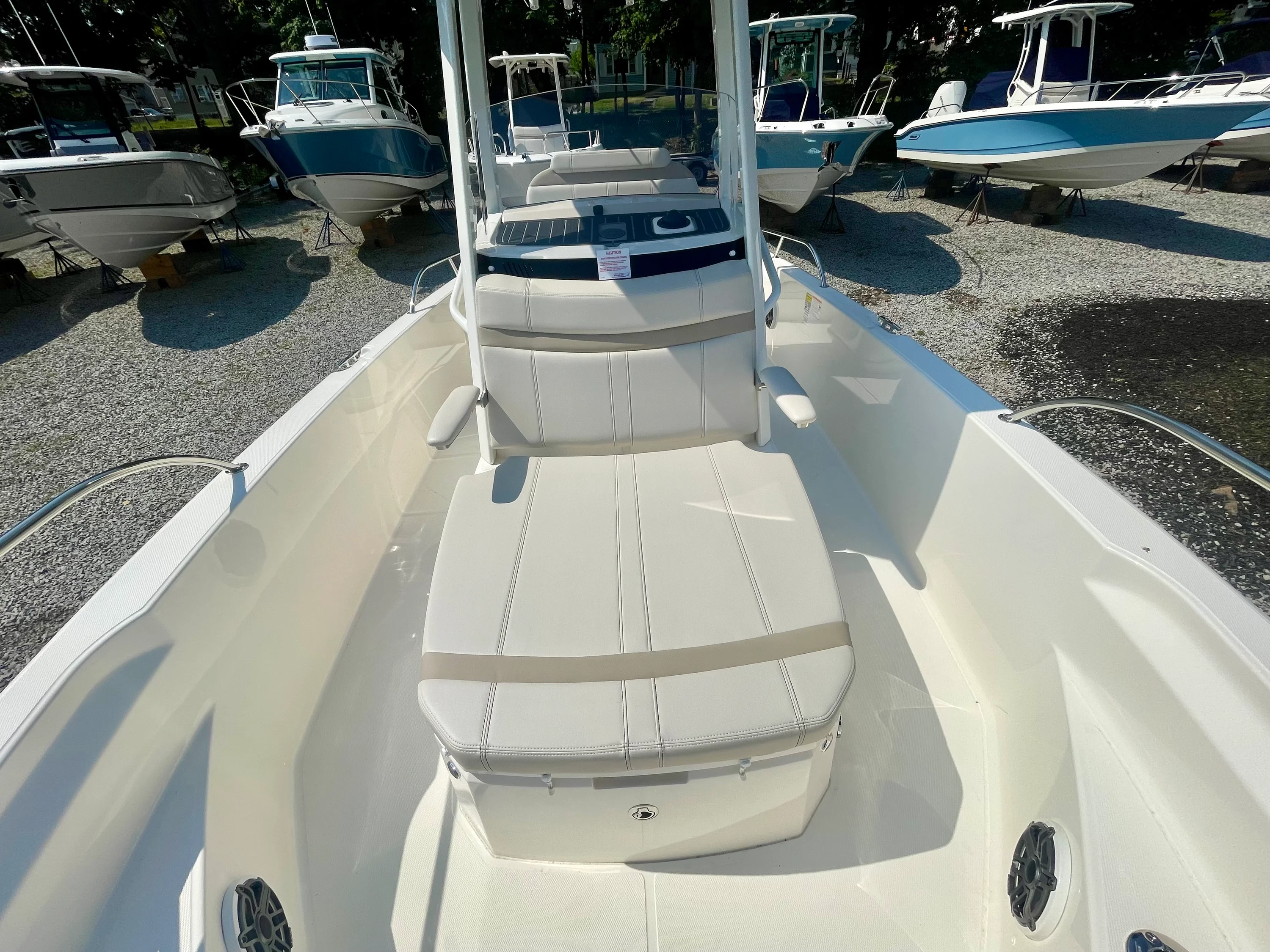 2026 Boston Whaler 220 Dauntless Image Thumbnail #15