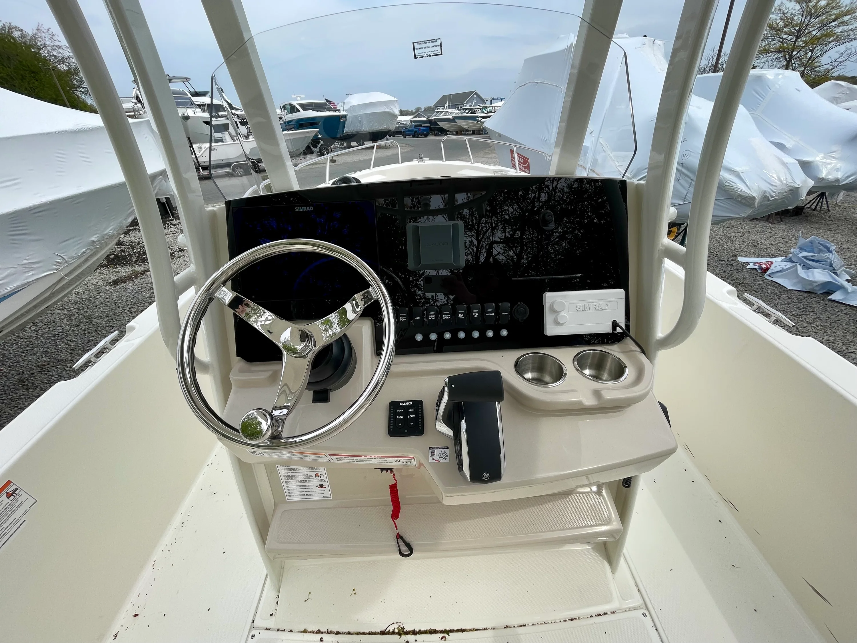2026 Boston Whaler 250 Dauntless Image Thumbnail #8
