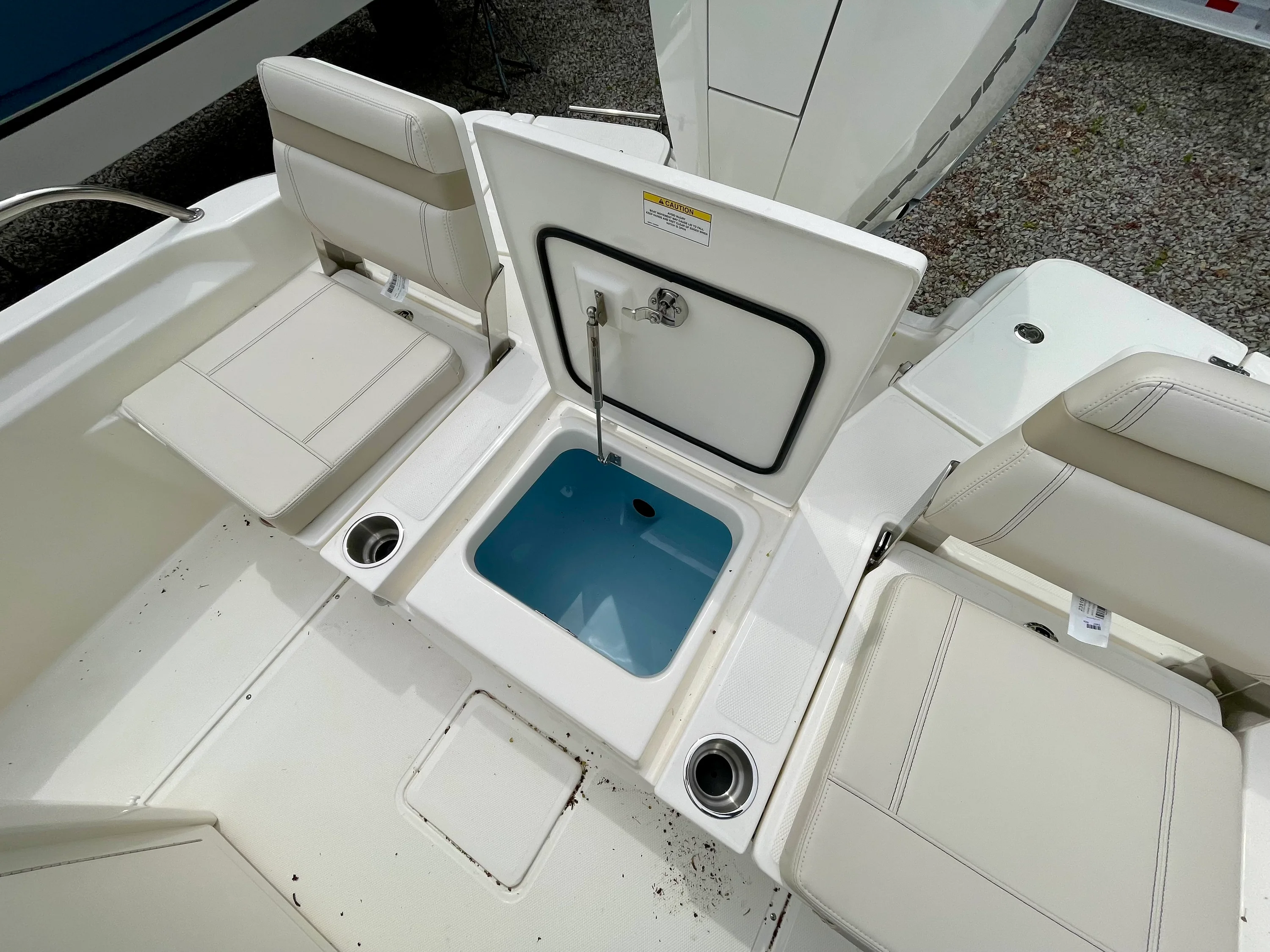 2026 Boston Whaler 250 Dauntless Image Thumbnail #2