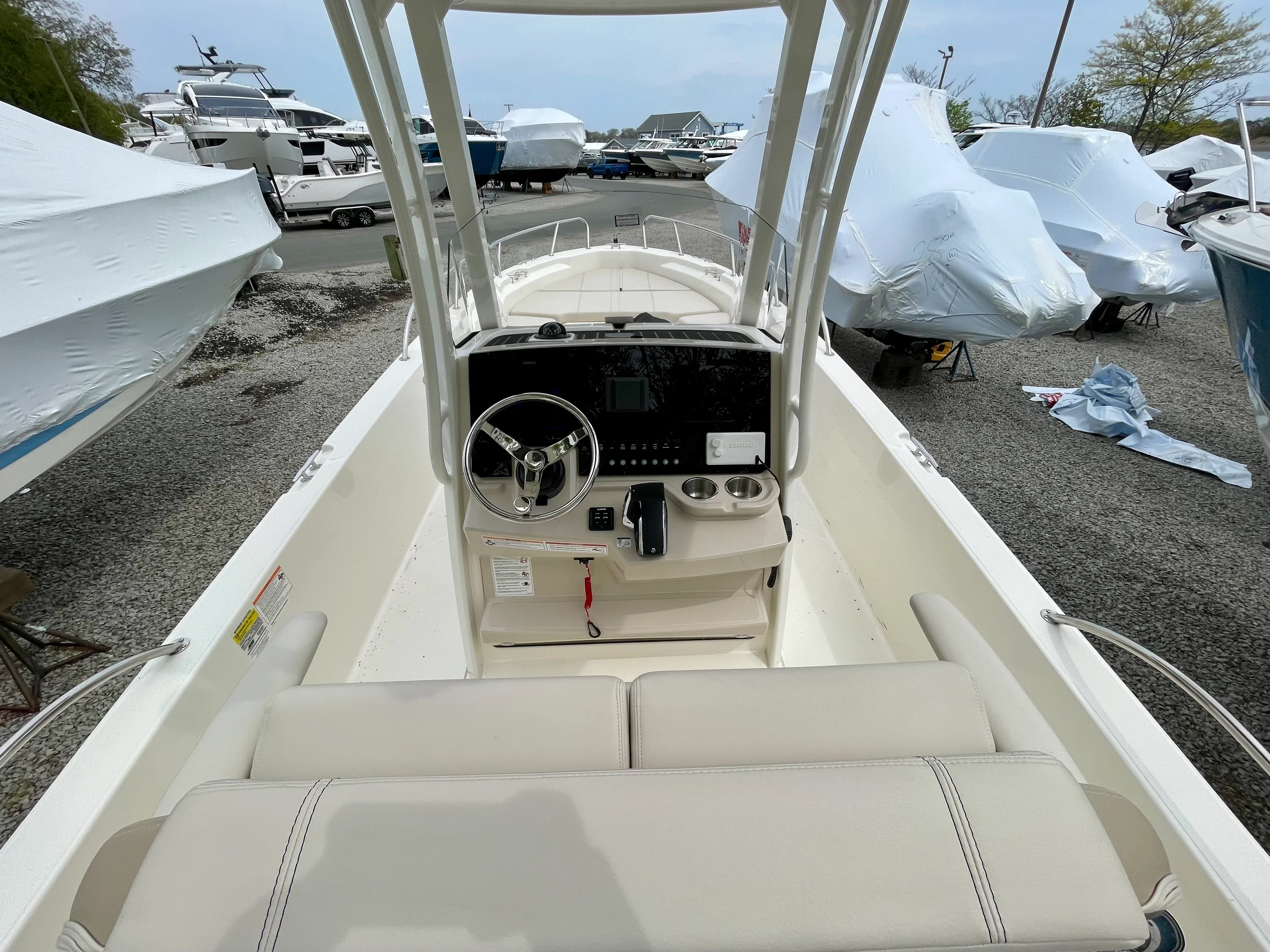 2026 Boston Whaler 250 Dauntless Image Thumbnail #6
