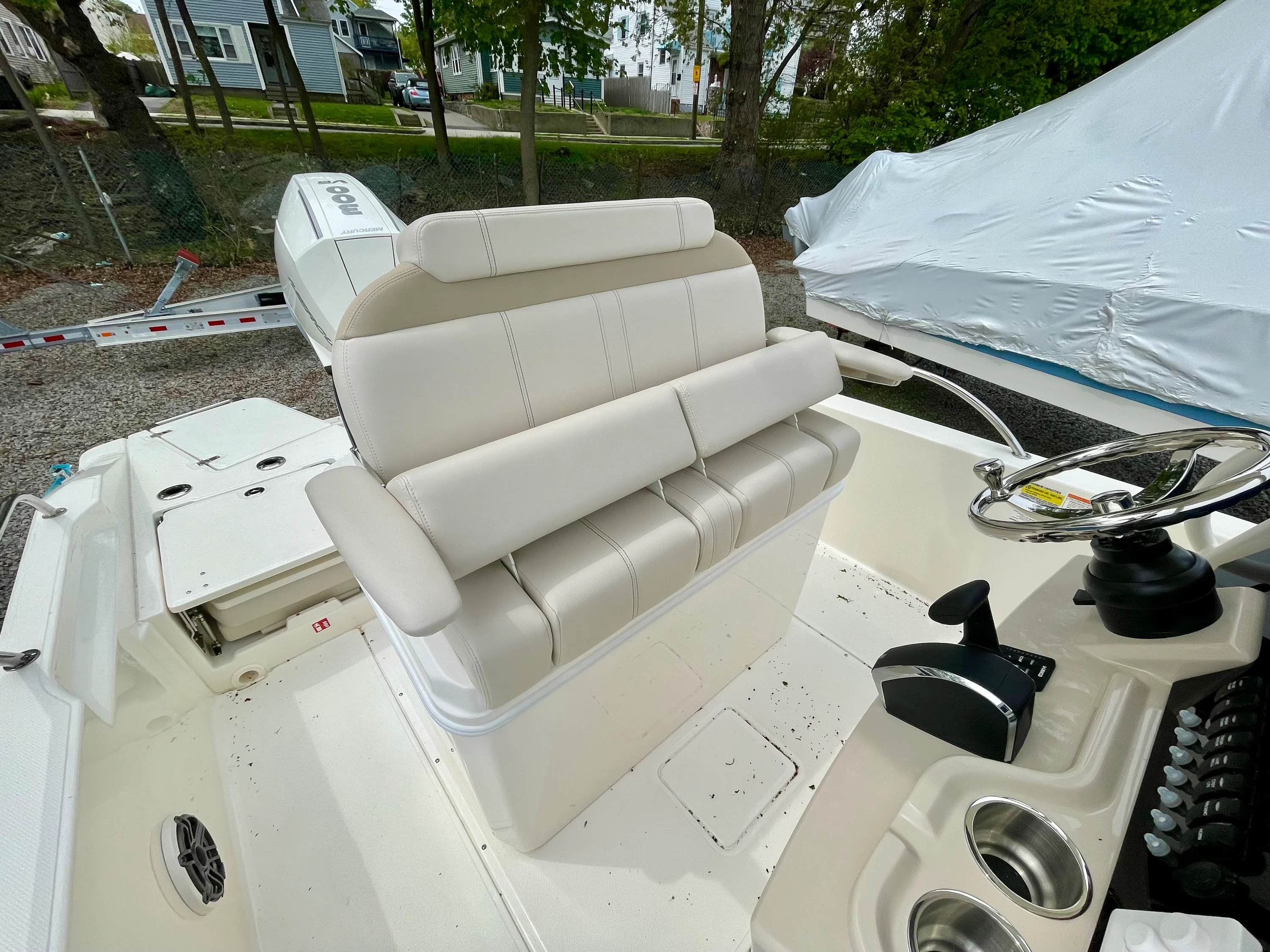 2026 Boston Whaler 250 Dauntless Image Thumbnail #7