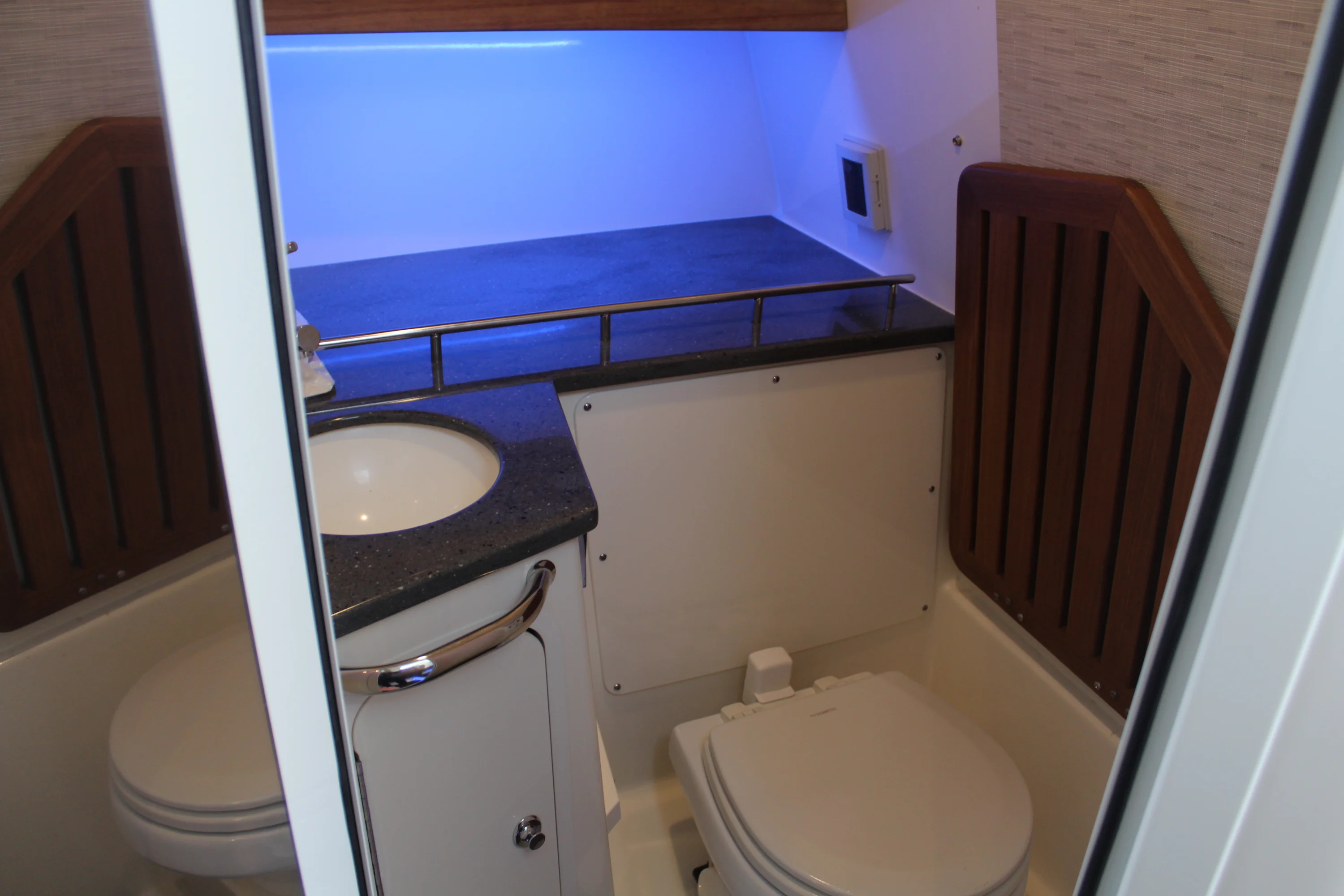 2021 Boston Whaler 350 REALM Image Thumbnail #14