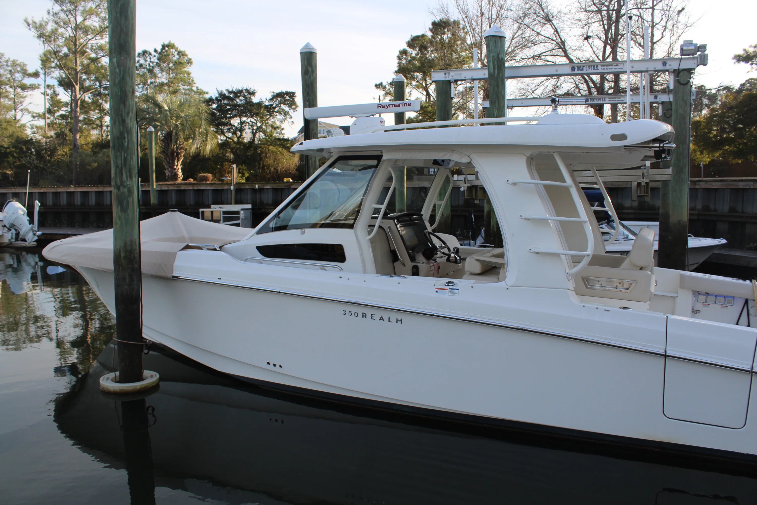 2021 Boston Whaler 350 REALM Image Thumbnail #1