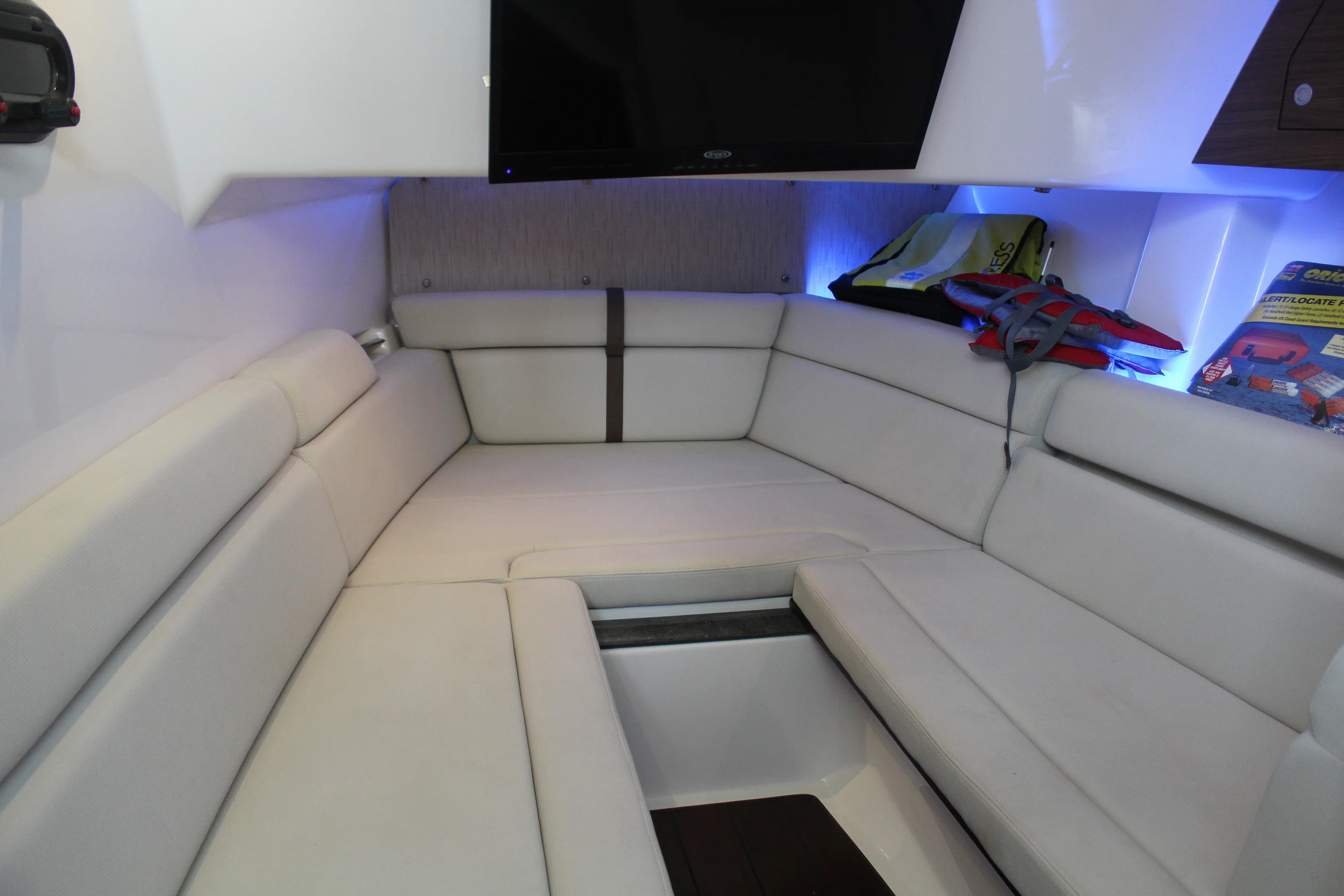 2021 Boston Whaler 350 REALM Image Thumbnail #16