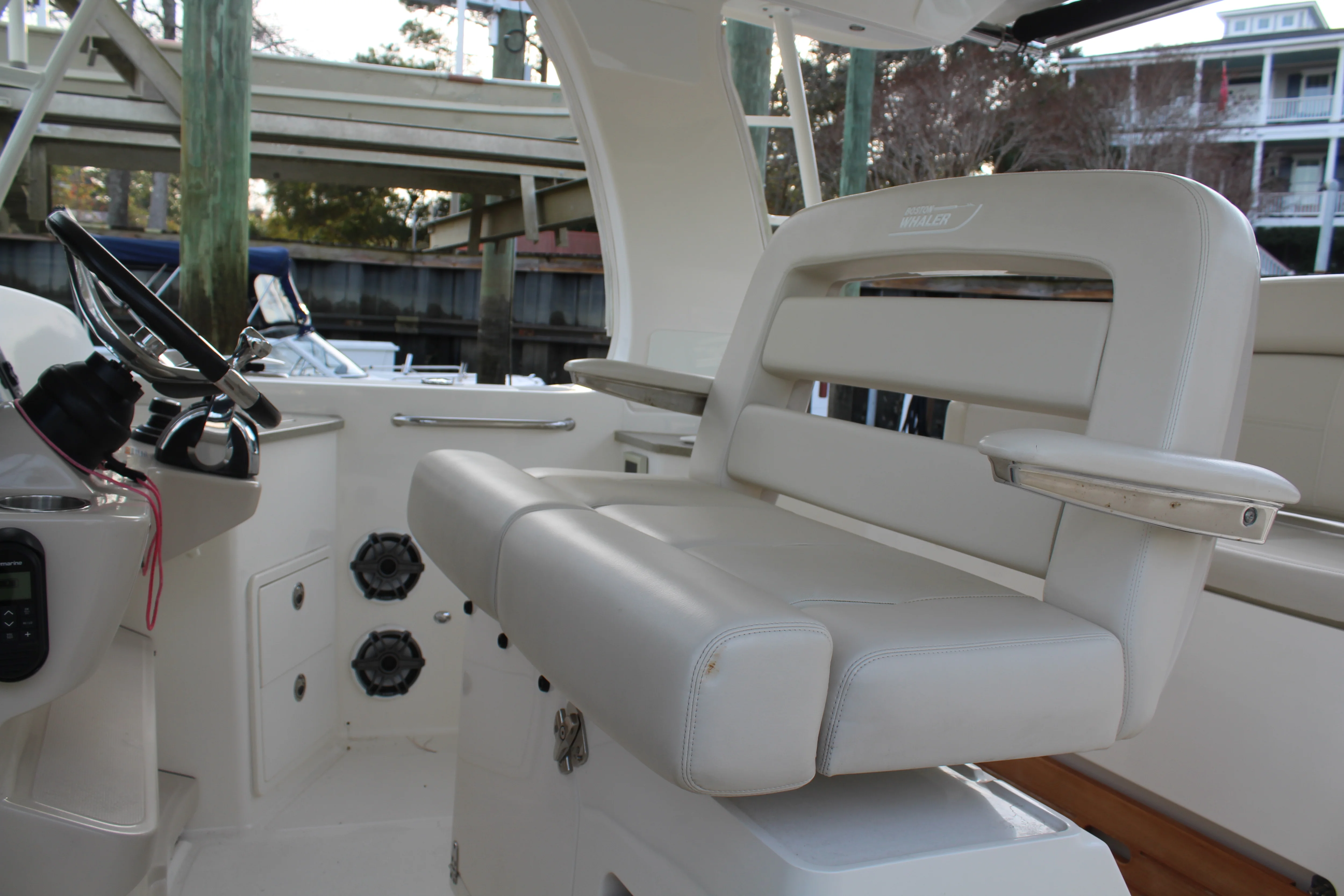 2021 Boston Whaler 350 REALM Image Thumbnail #8