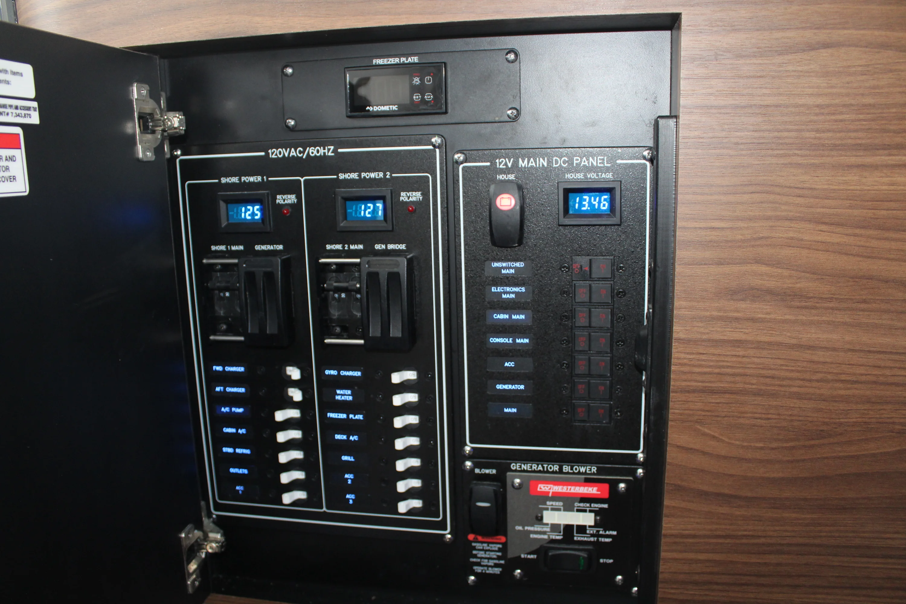 2021 Boston Whaler 350 REALM Image Thumbnail #17