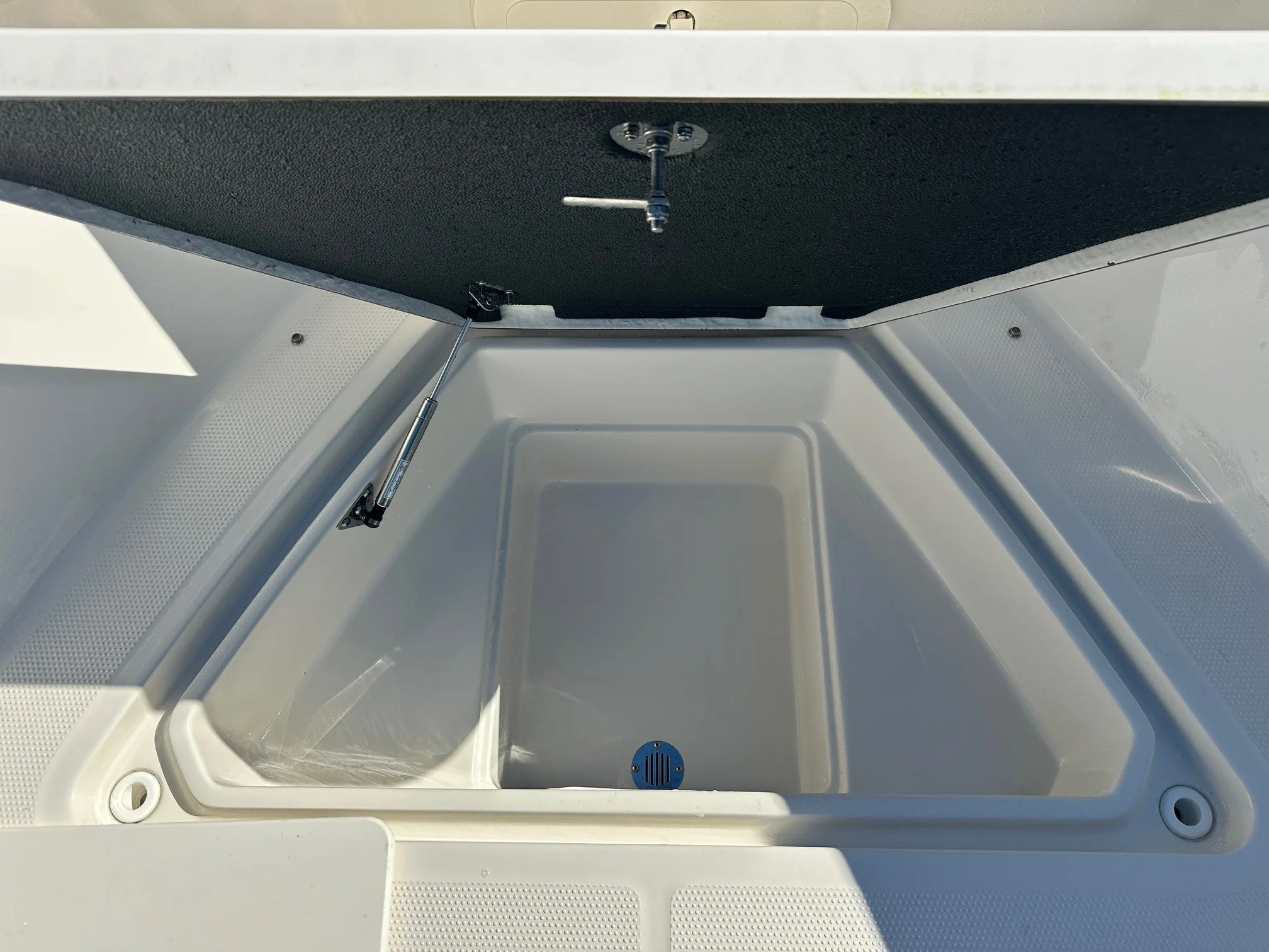 2022 Sailfish 32 CC Image Thumbnail #15