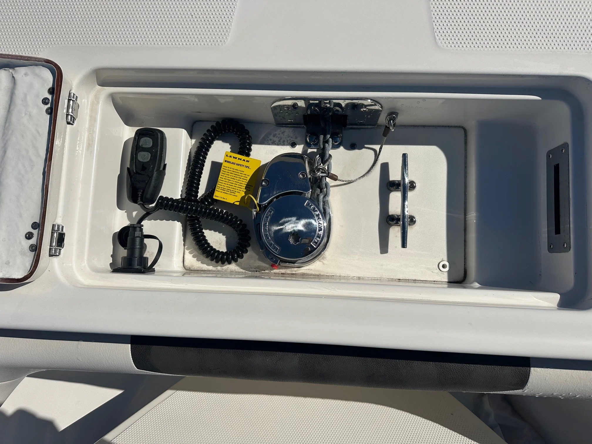 2022 Sailfish 32 CC Image Thumbnail #14