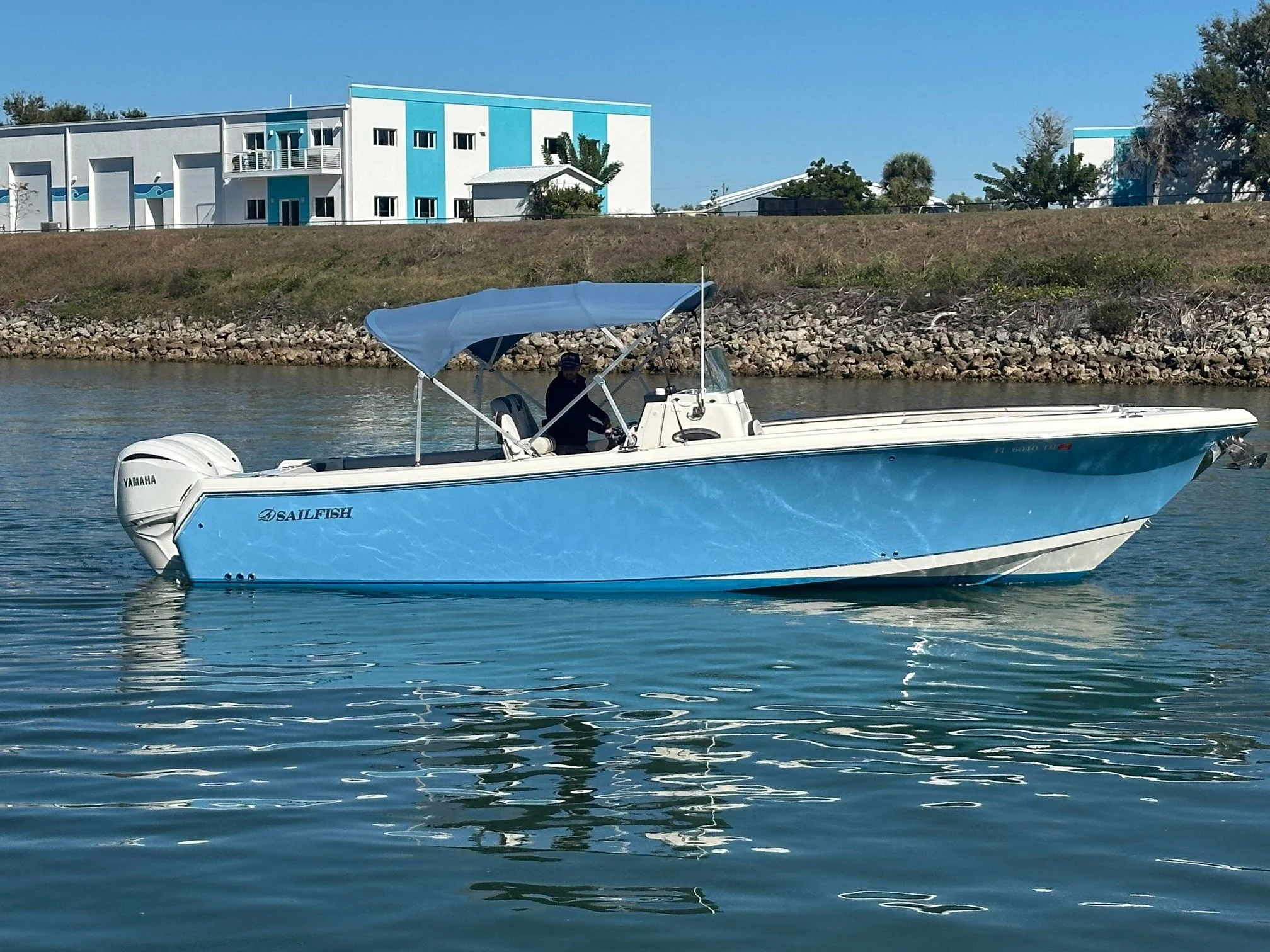 2022 Sailfish 32 CC Image Thumbnail #2