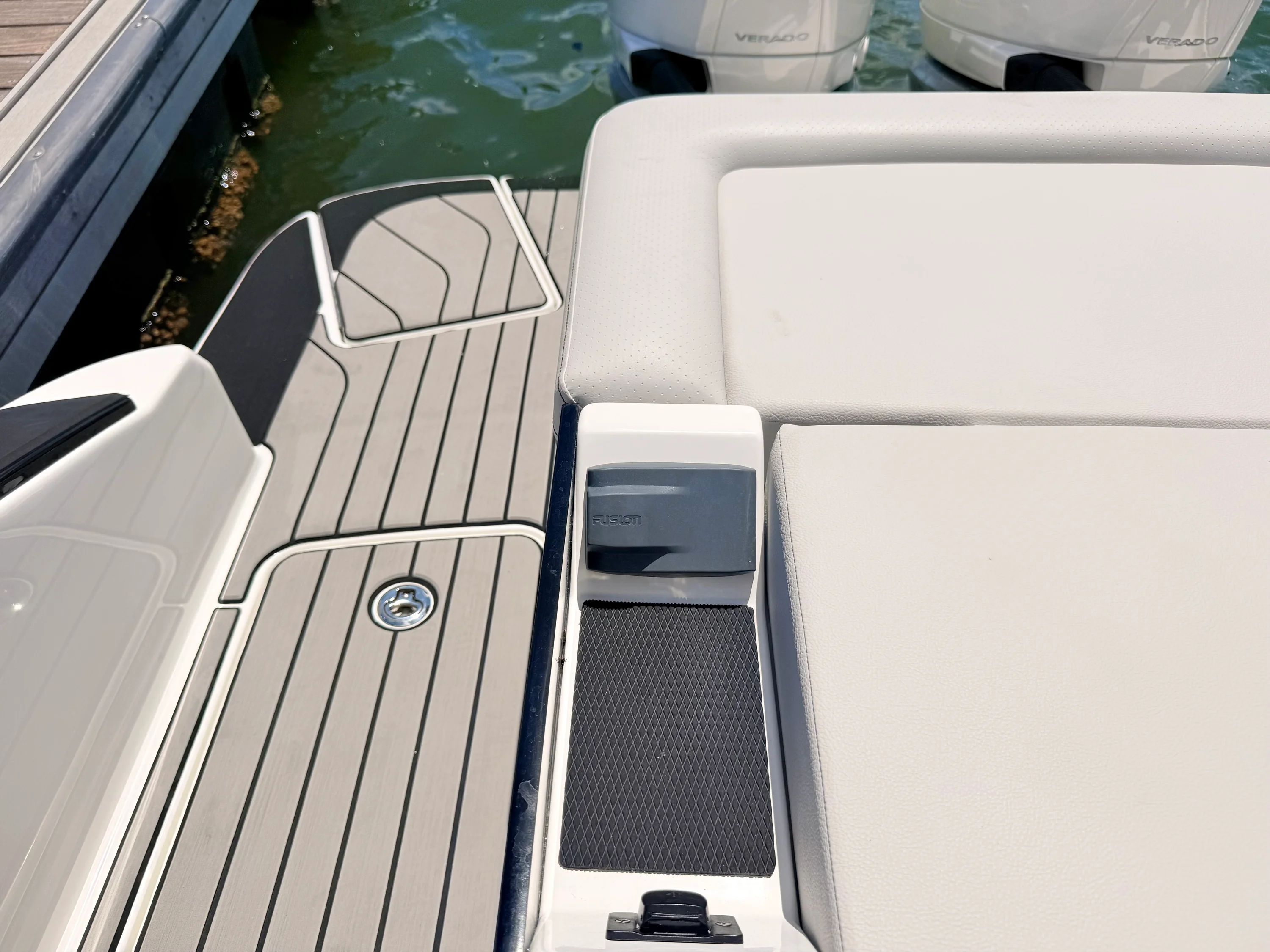 2026 Sea Ray SLX 280 Outboard Image Thumbnail #31